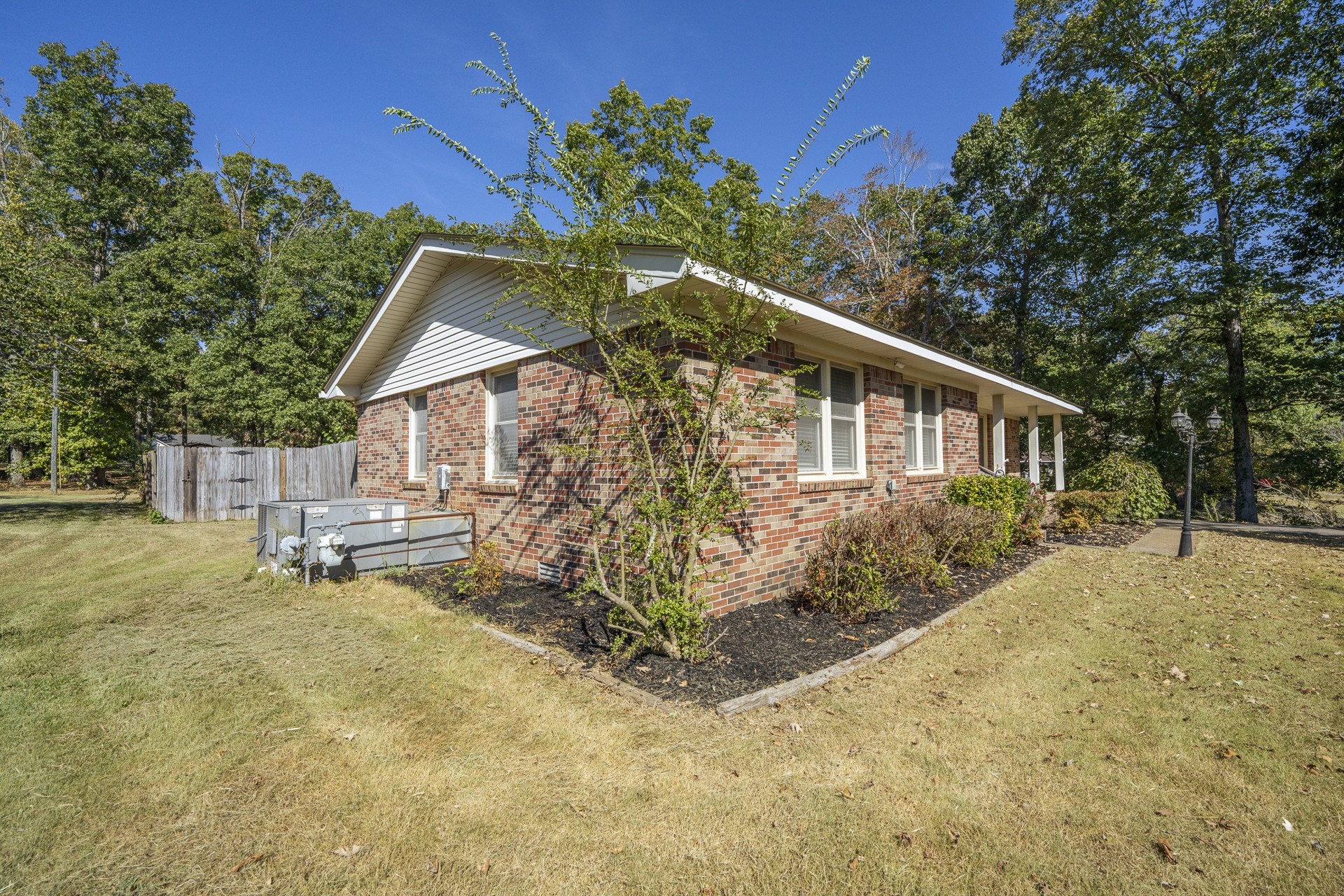 585 E End Dr Property Photo 36