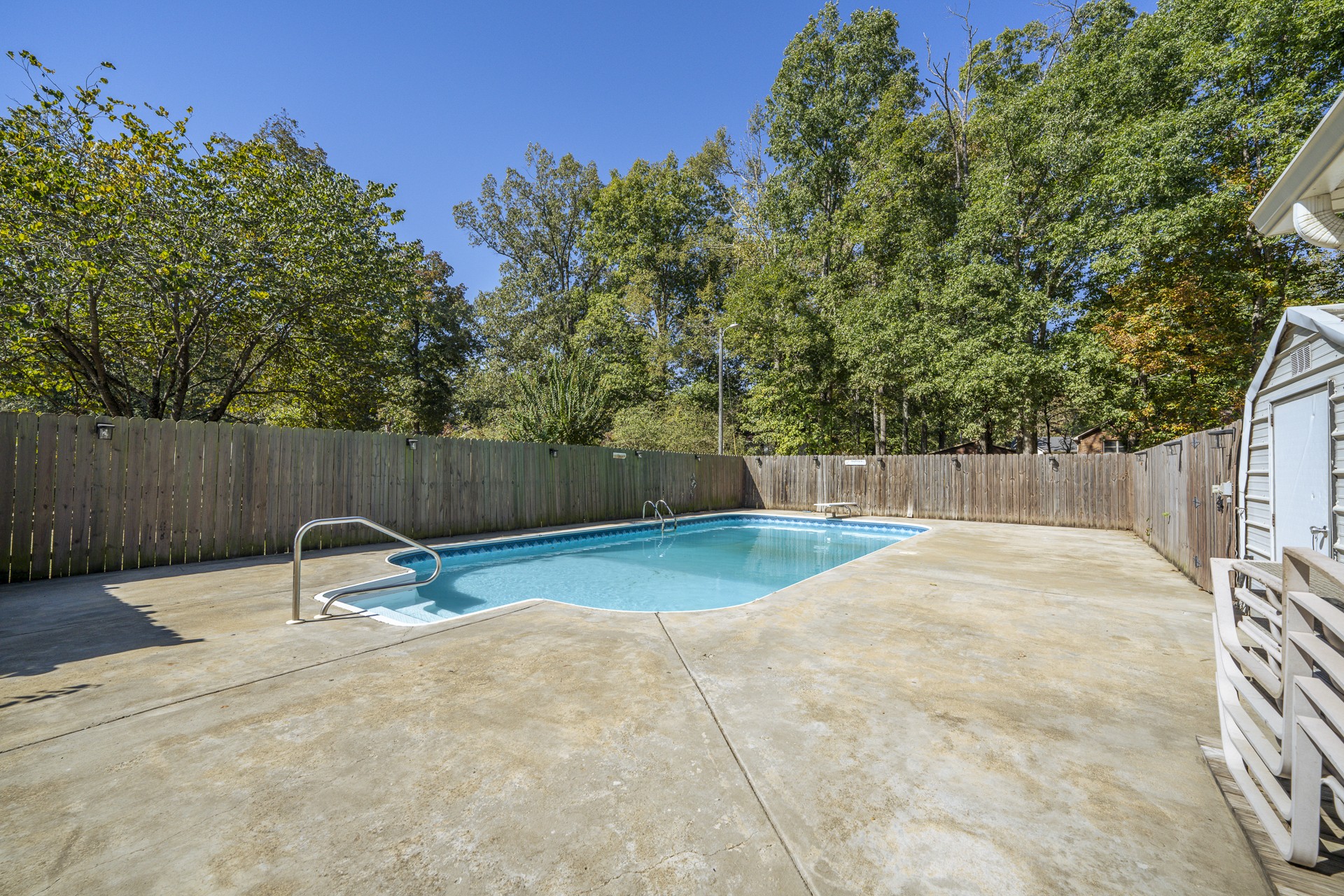 585 E End Dr Property Photo 39