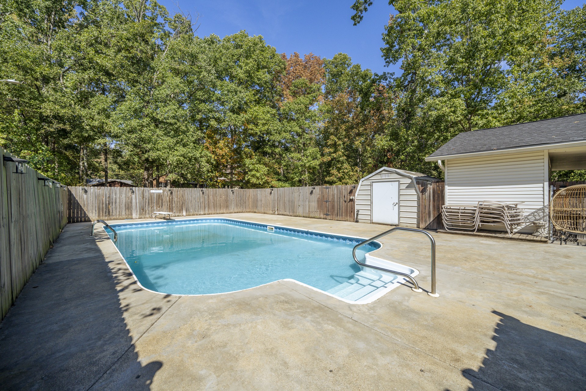 585 E End Dr Property Photo 42