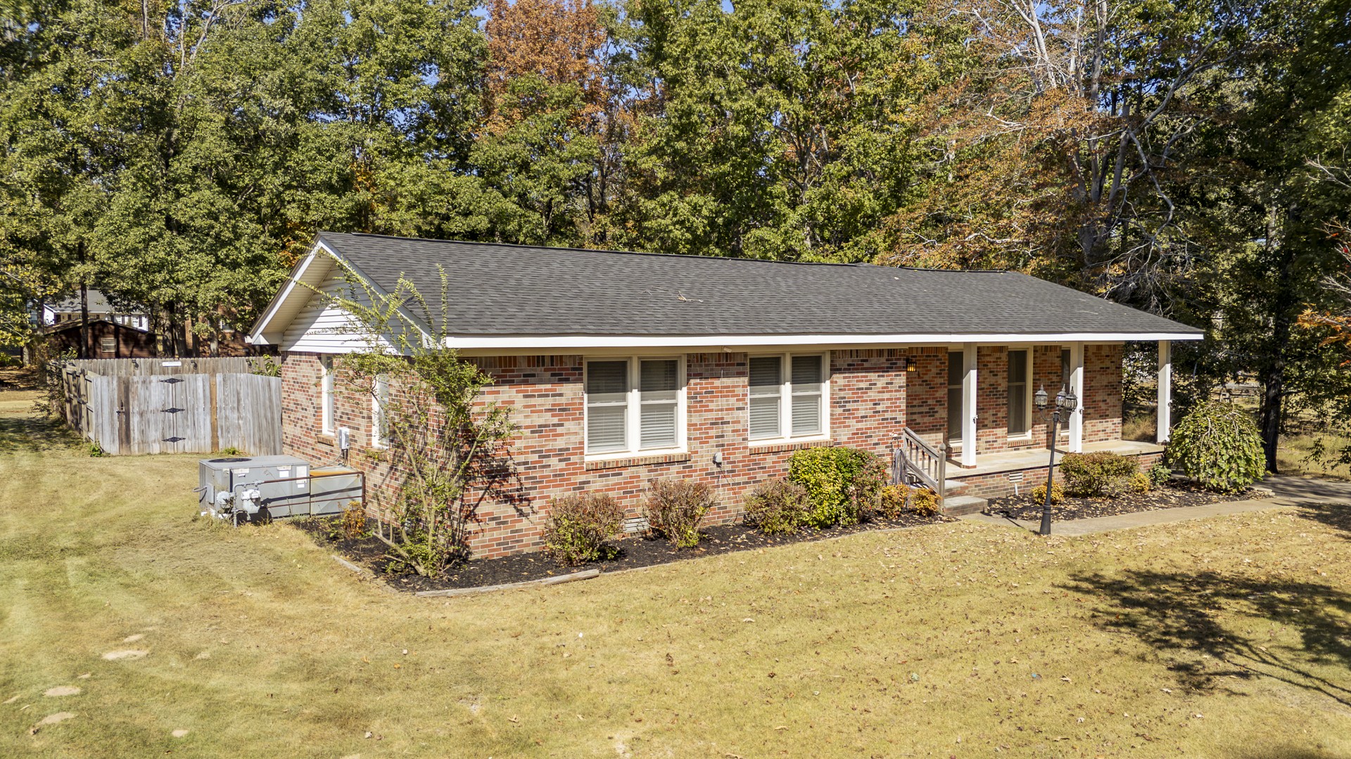 585 E End Dr Property Photo 48