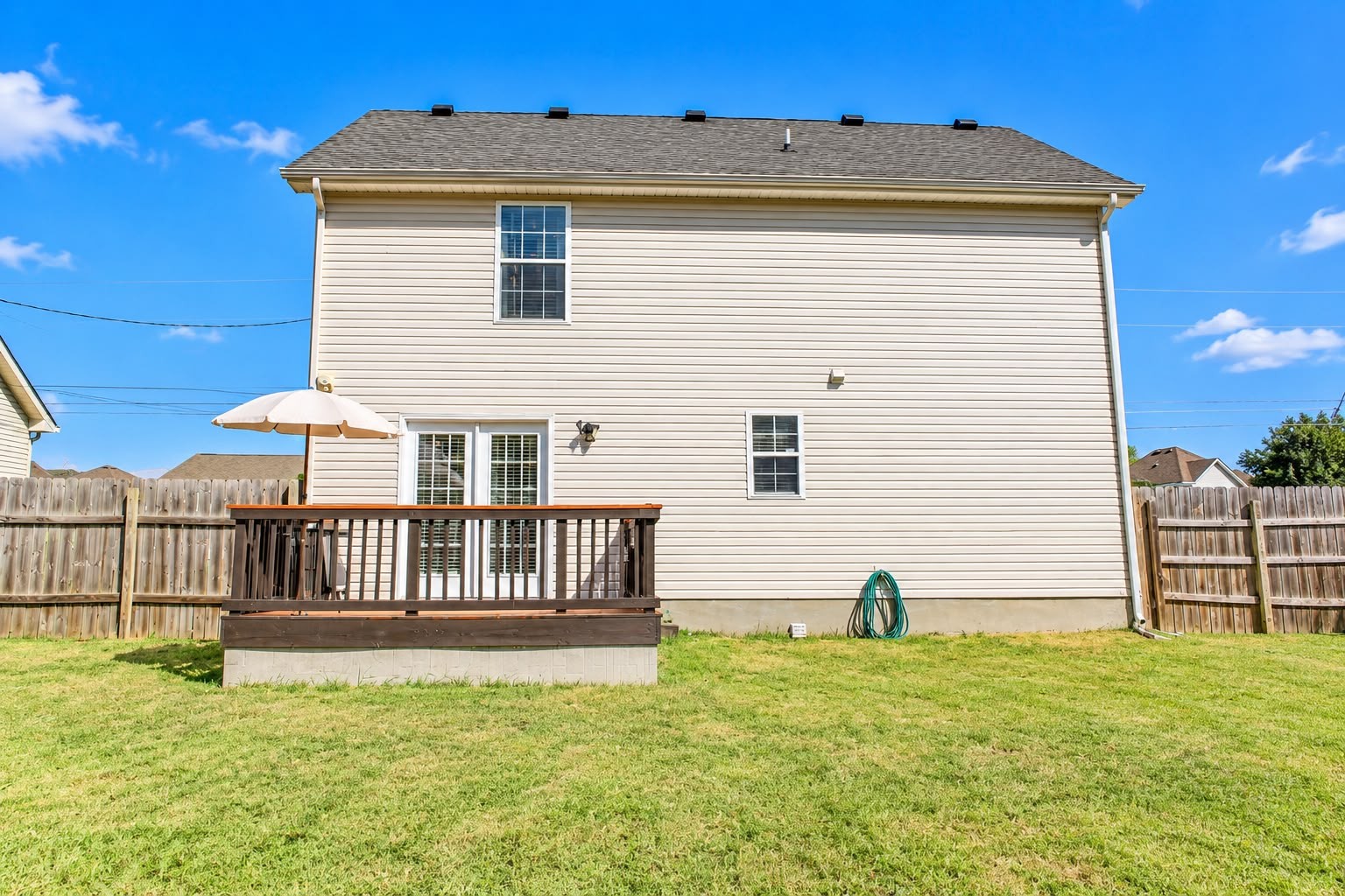 711 Clear Cir Property Photo 18