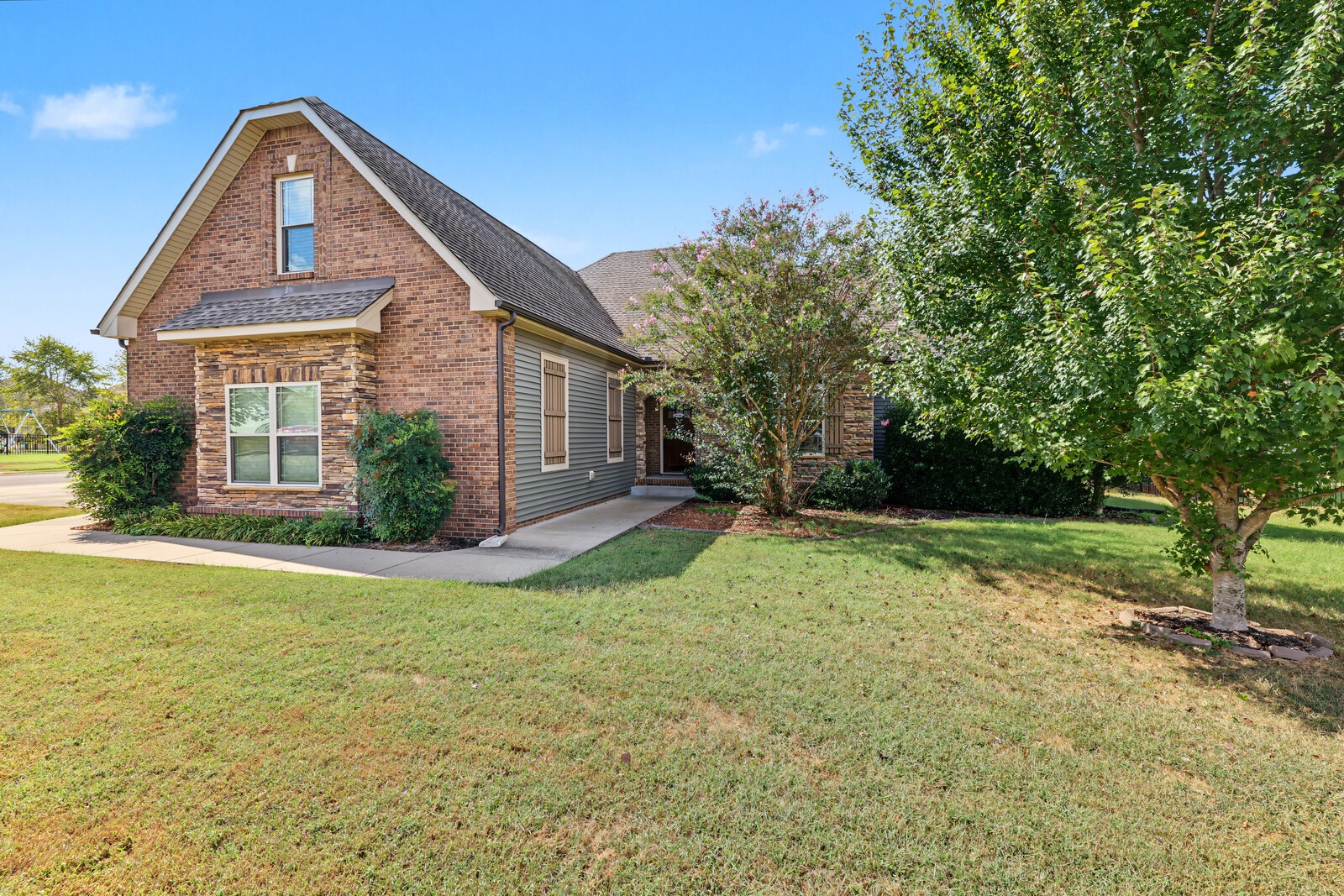 1109 Pavilion Way Property Photo 2