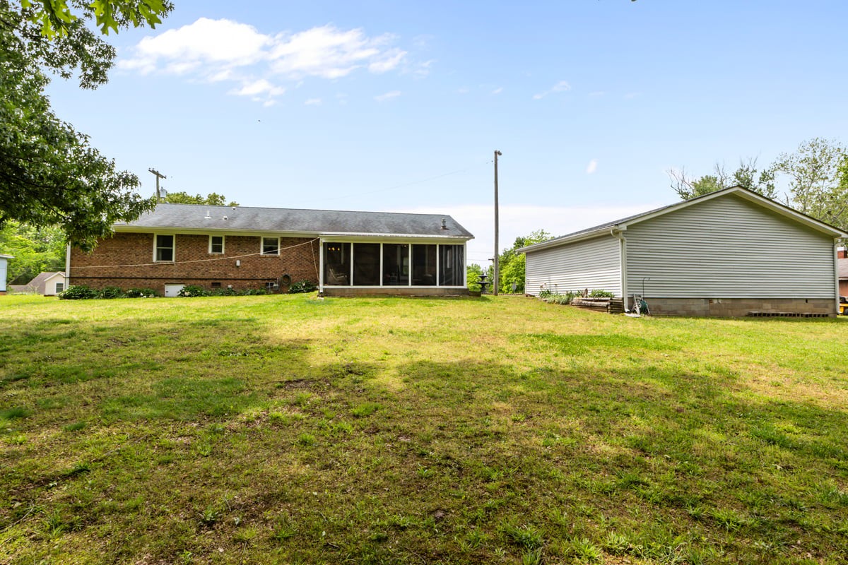 190 Post Oak Ave Property Photo 11