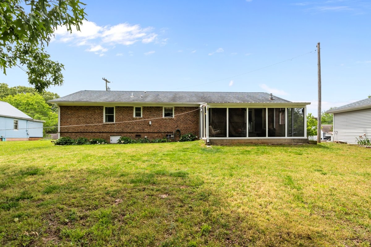 190 Post Oak Ave Property Photo 12