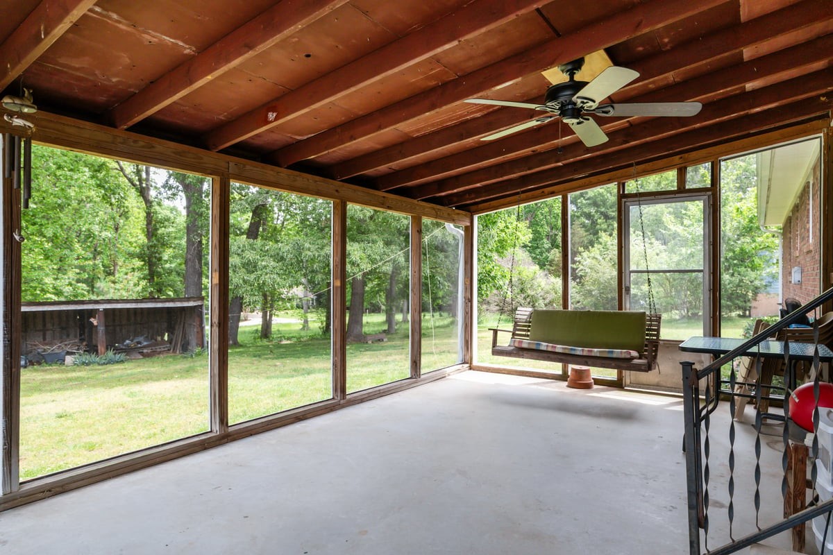 190 Post Oak Ave Property Photo 15
