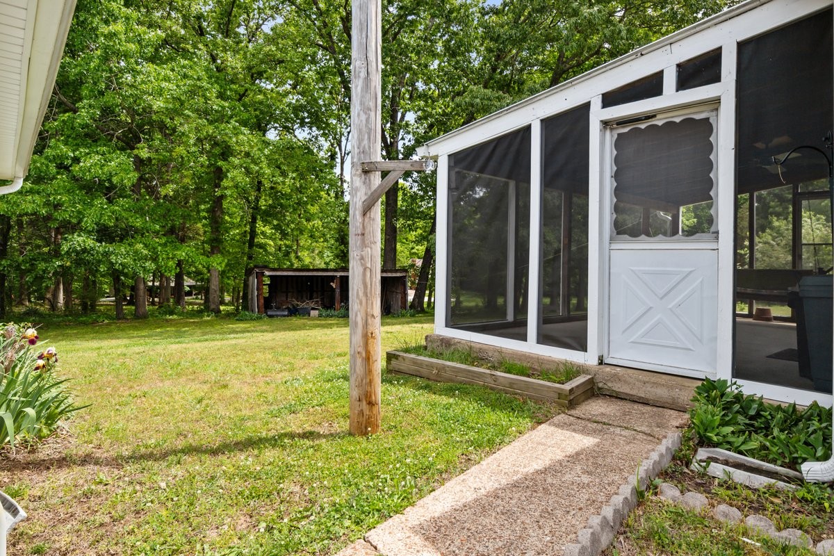 190 Post Oak Ave Property Photo 17