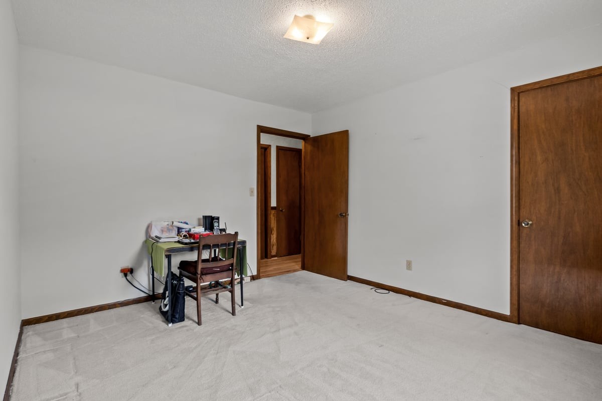 190 Post Oak Ave Property Photo 24
