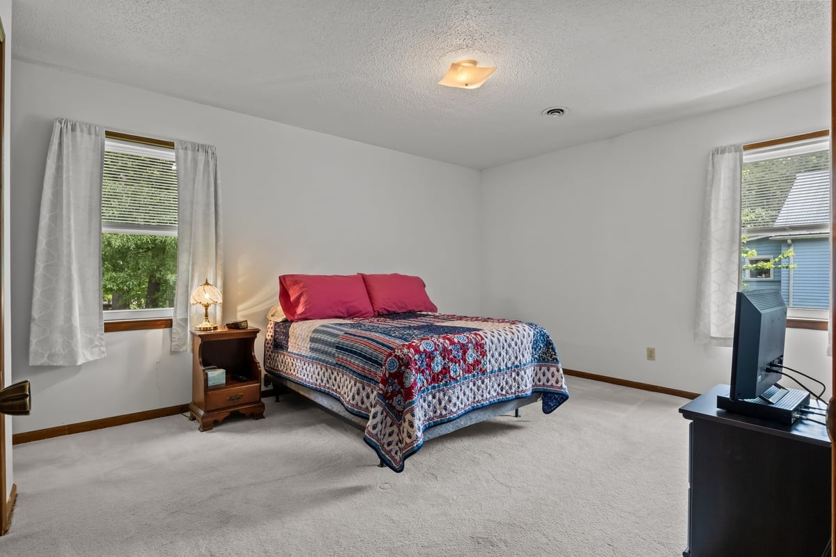 190 Post Oak Ave Property Photo 33