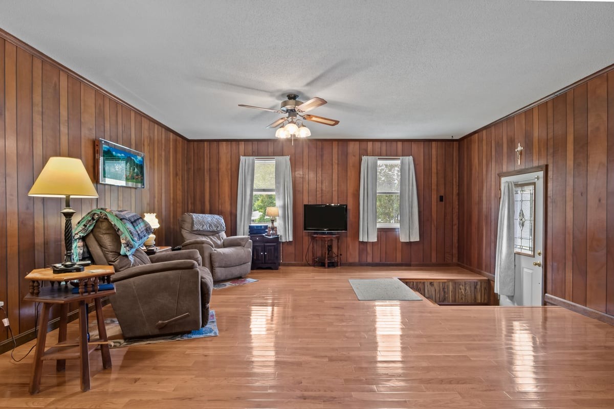 190 Post Oak Ave Property Photo 34