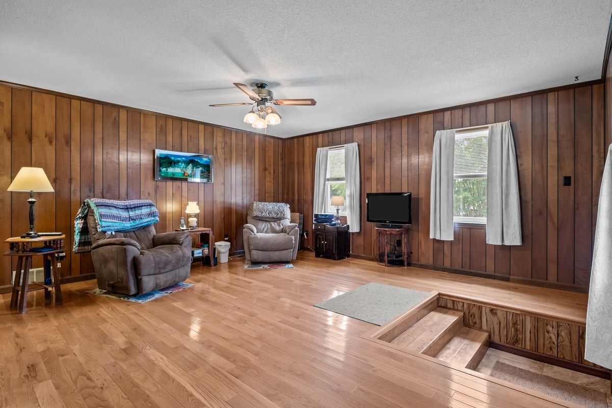 190 Post Oak Ave Property Photo 38