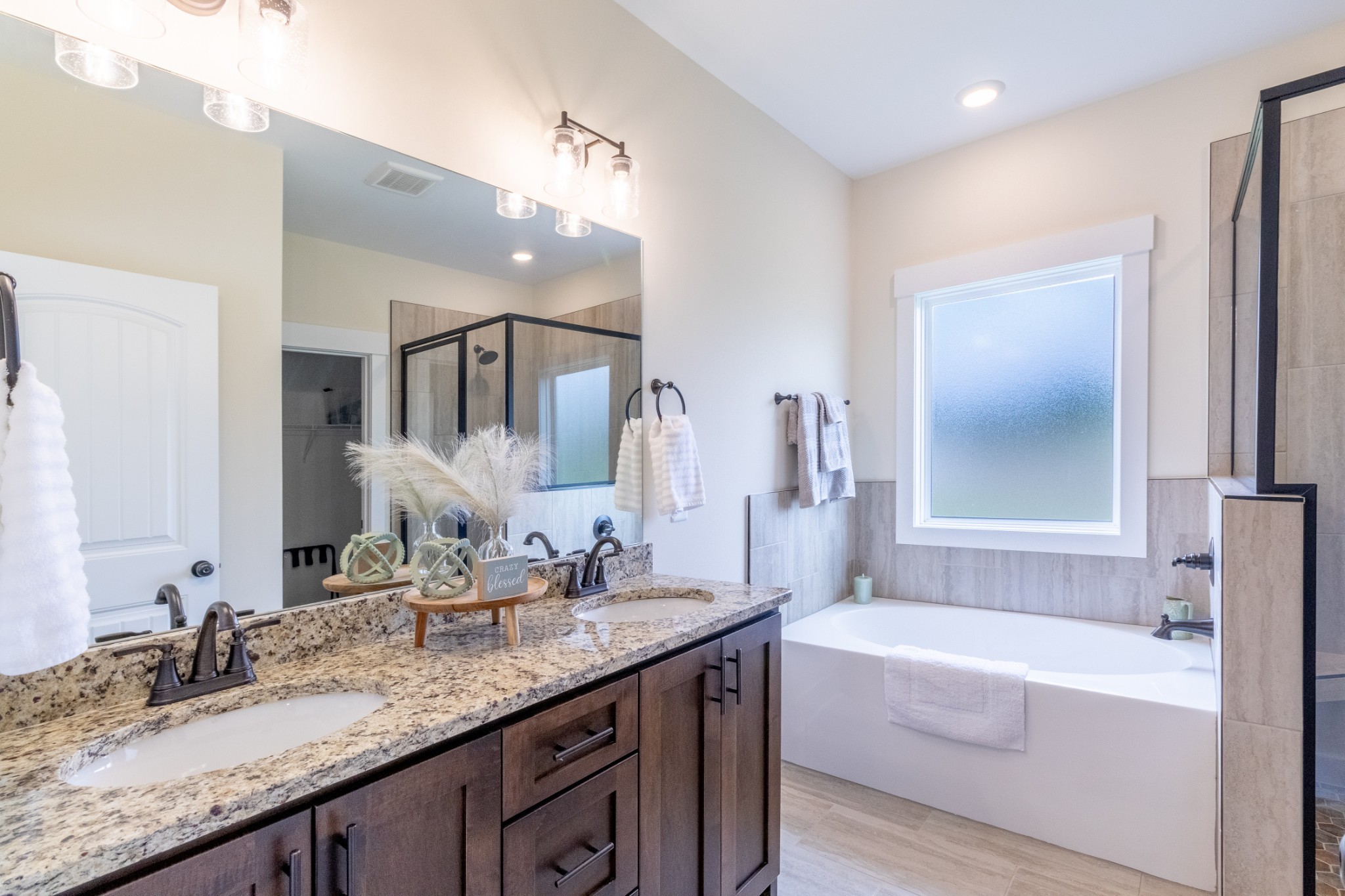 2094 Beverly Ct Property Photo 16