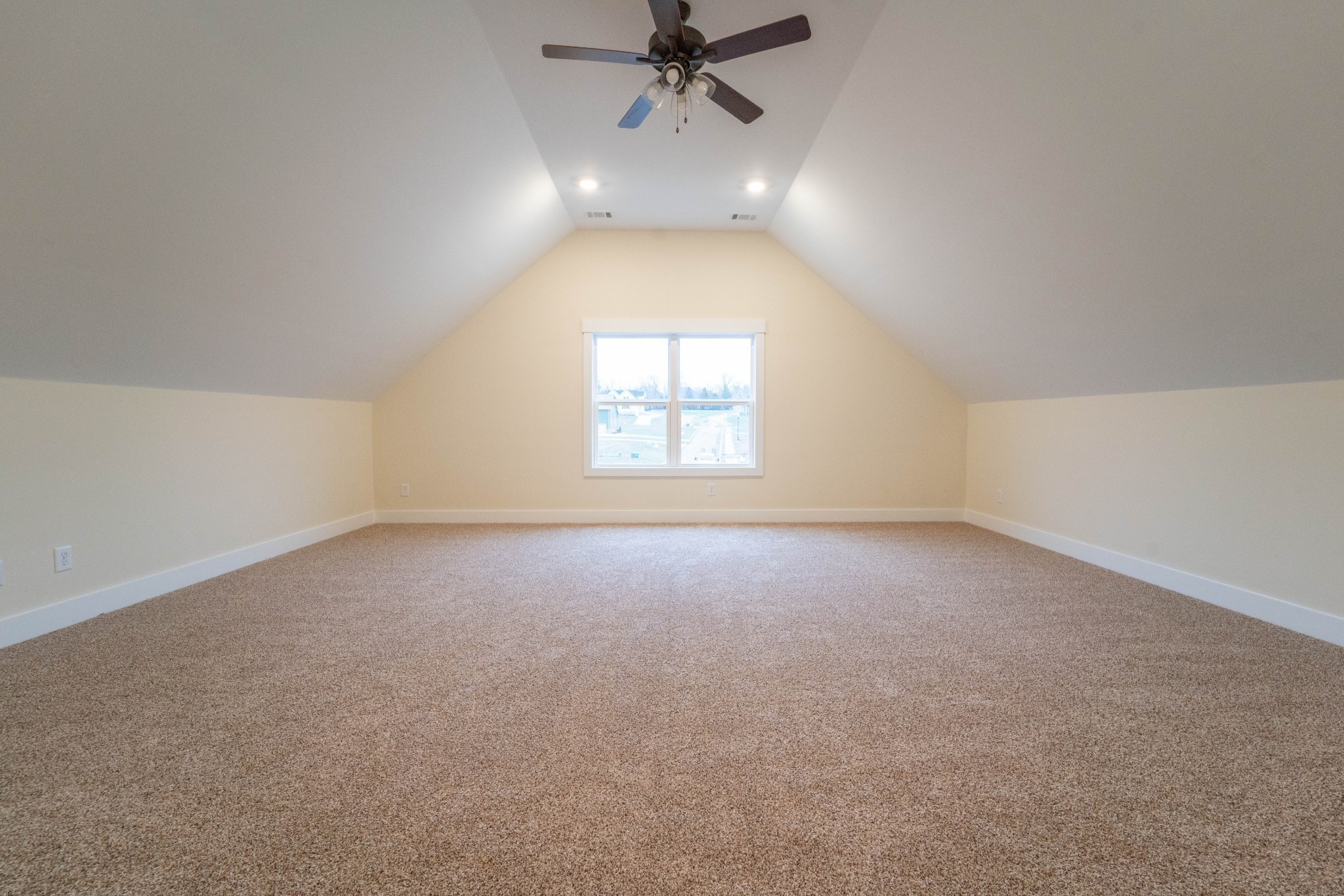 2094 Beverly Ct Property Photo 22