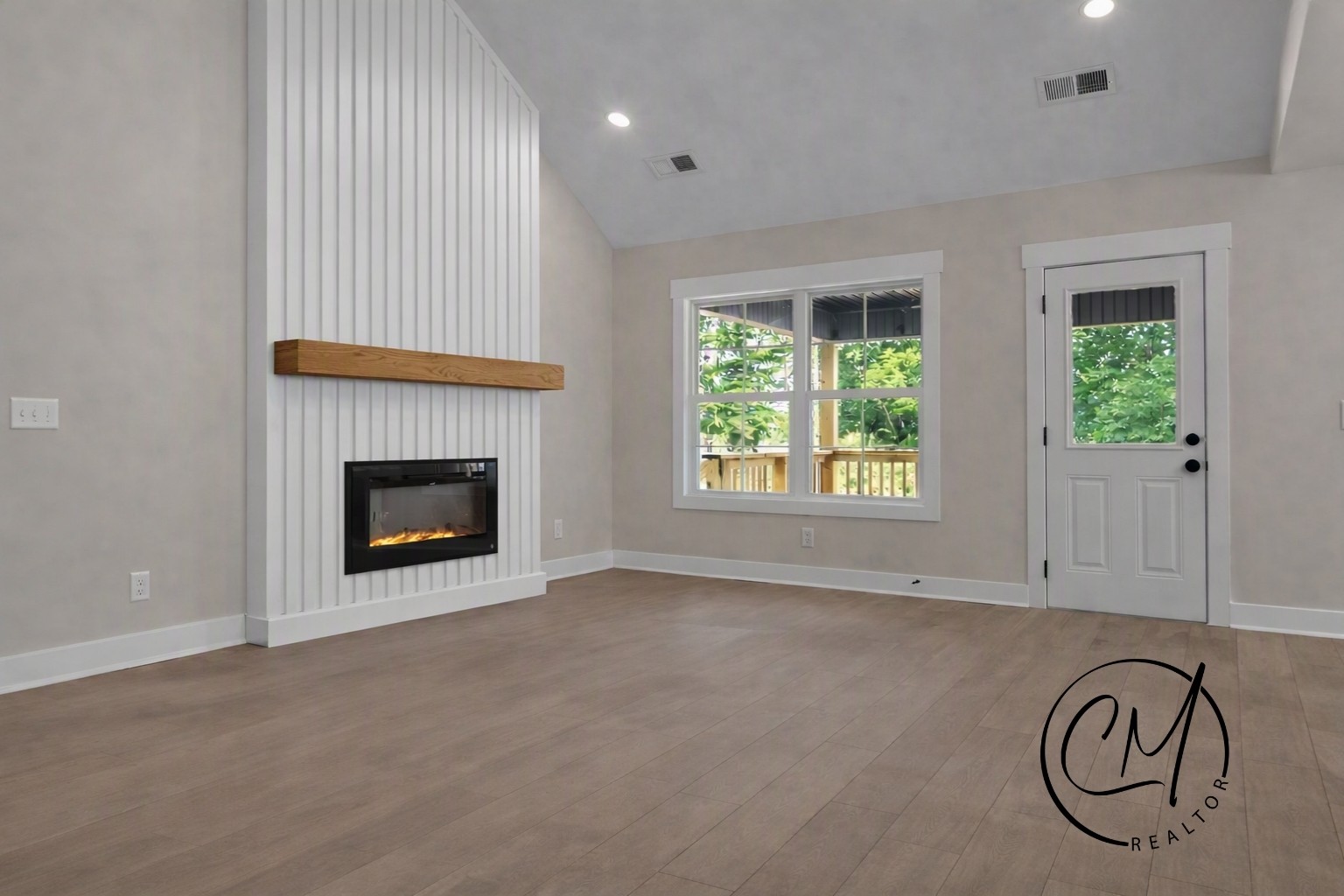1120 Jacobs Ct Property Photo 3