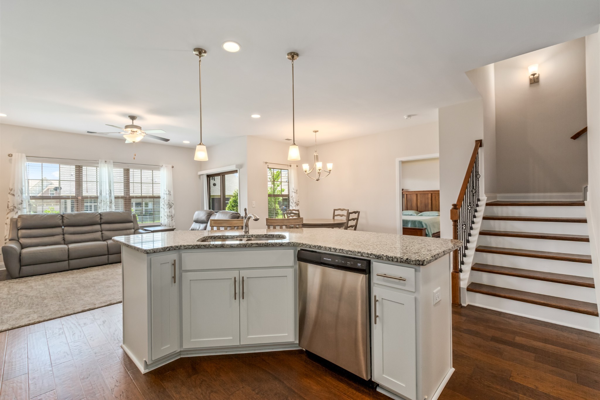 867 Meadowcrest Way Property Photo 9