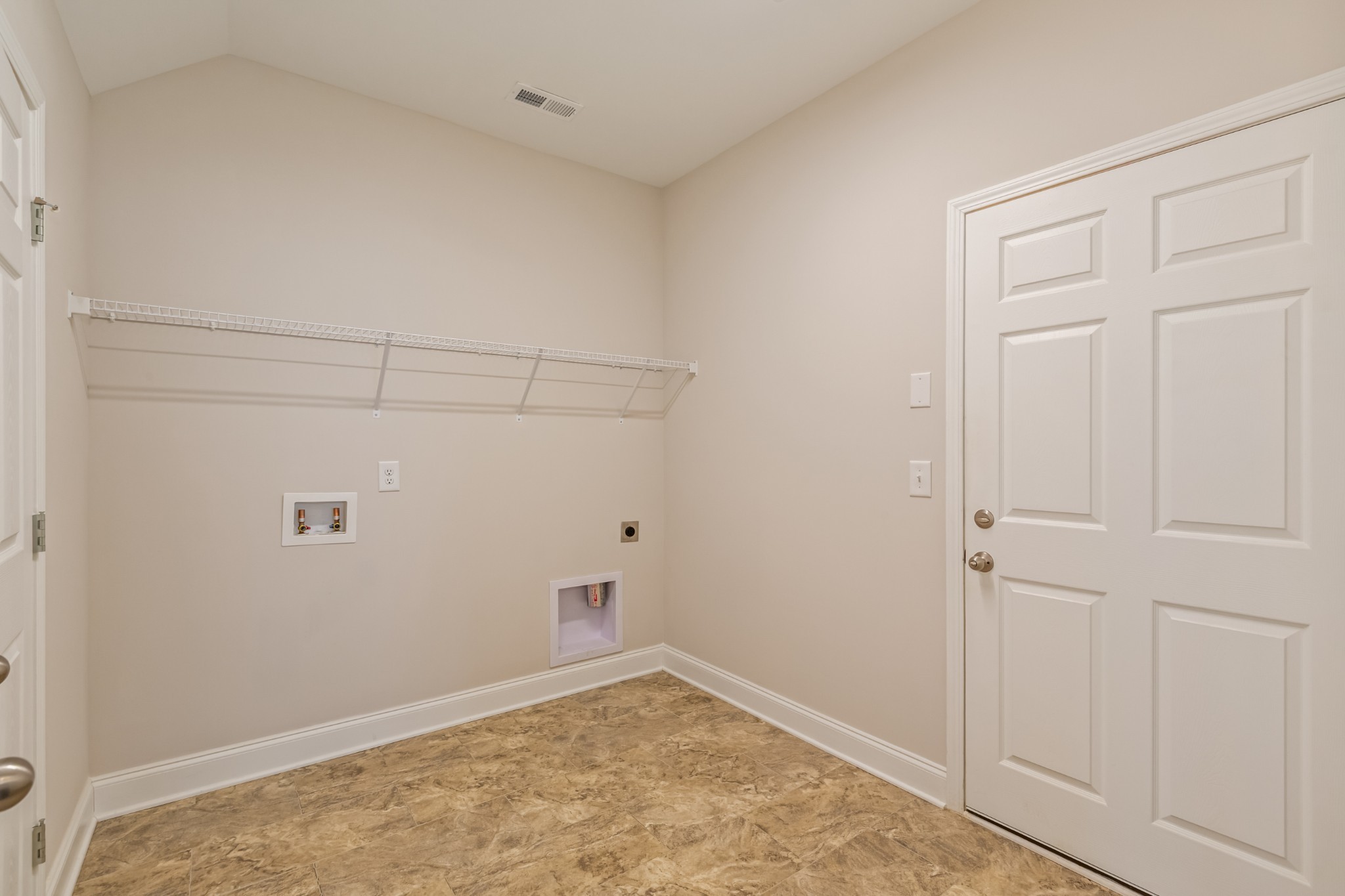867 Meadowcrest Way Property Photo 13