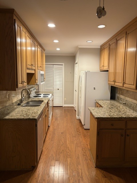 8709 Sawyer Brown Rd Property Photo 9