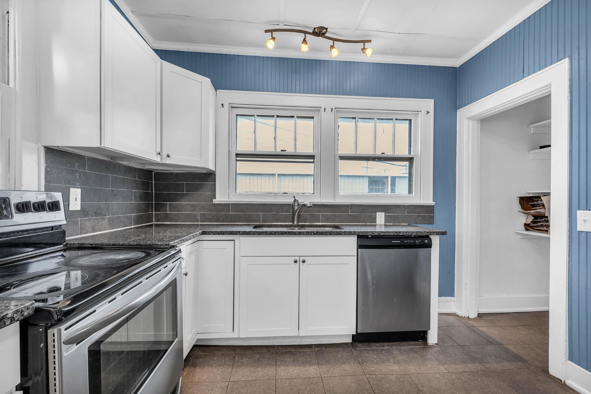 15001502 E 13th Street Property Photo 44