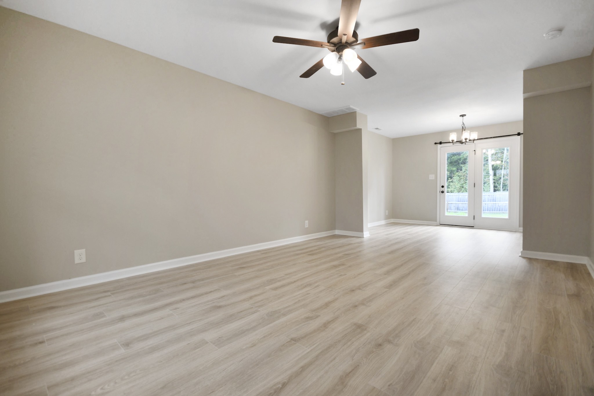 1187 Cottonwood Drive Property Photo 3