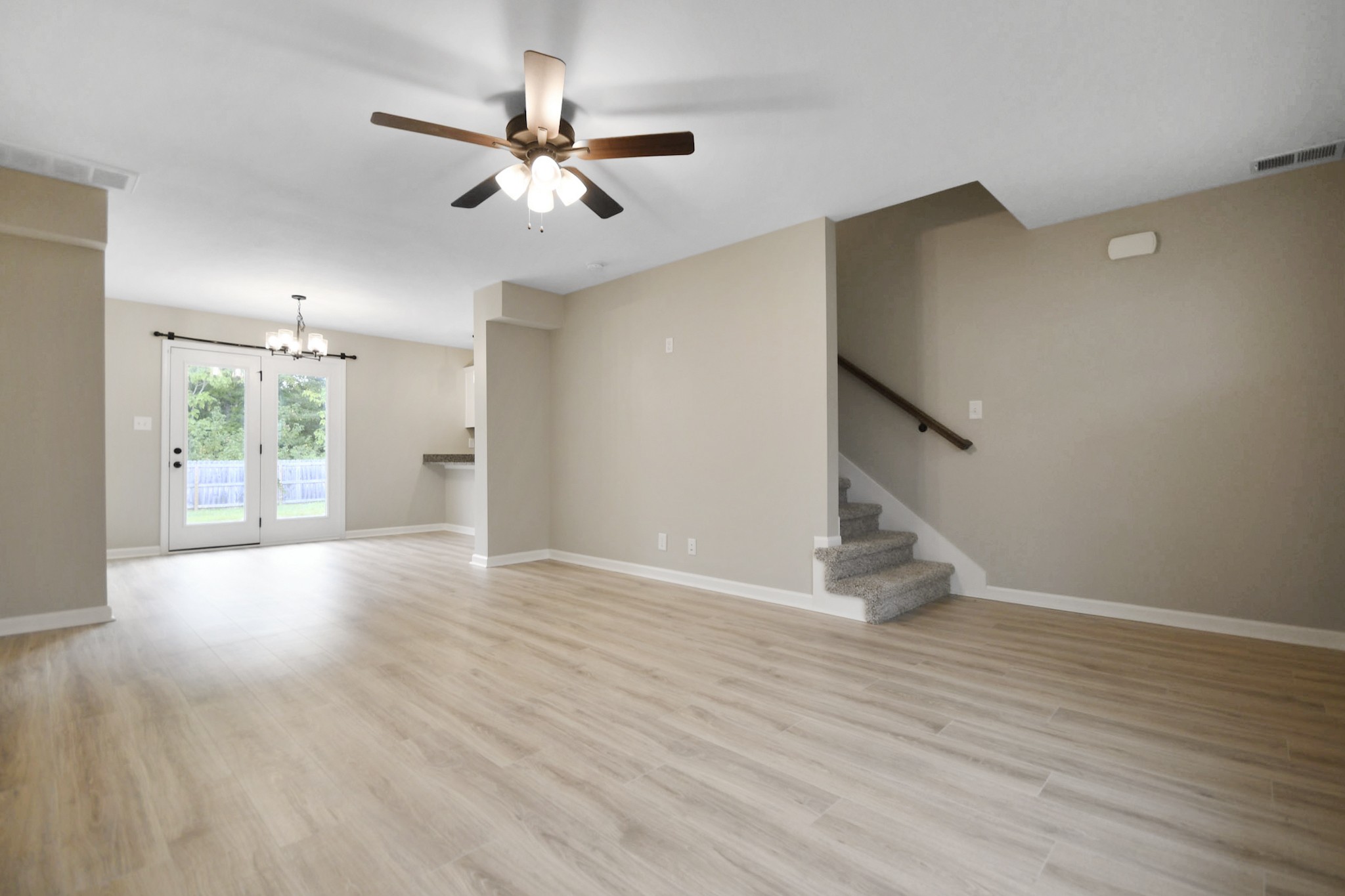 1187 Cottonwood Drive Property Photo 5