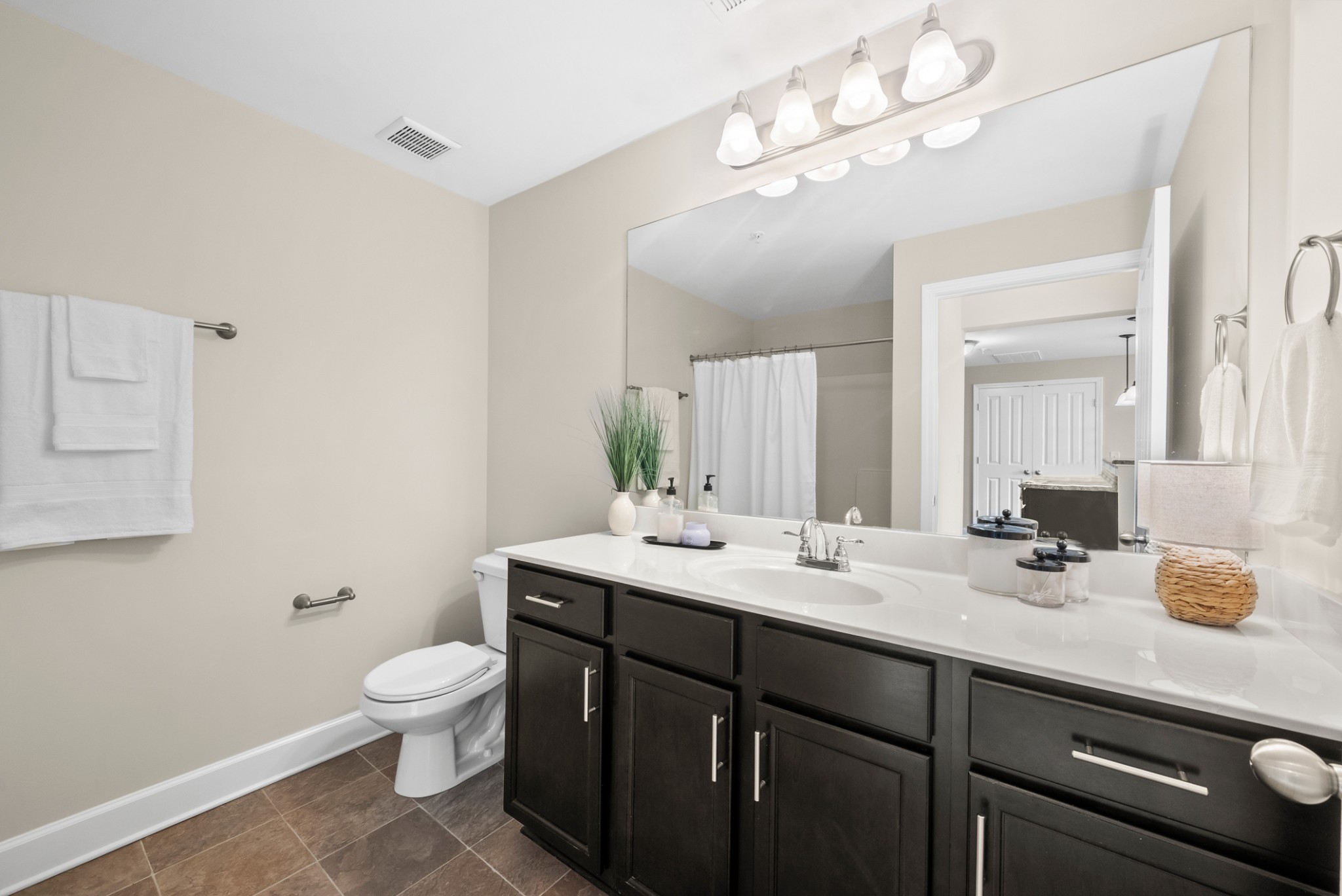 8205 Lenox Creekside Dr Property Photo 18