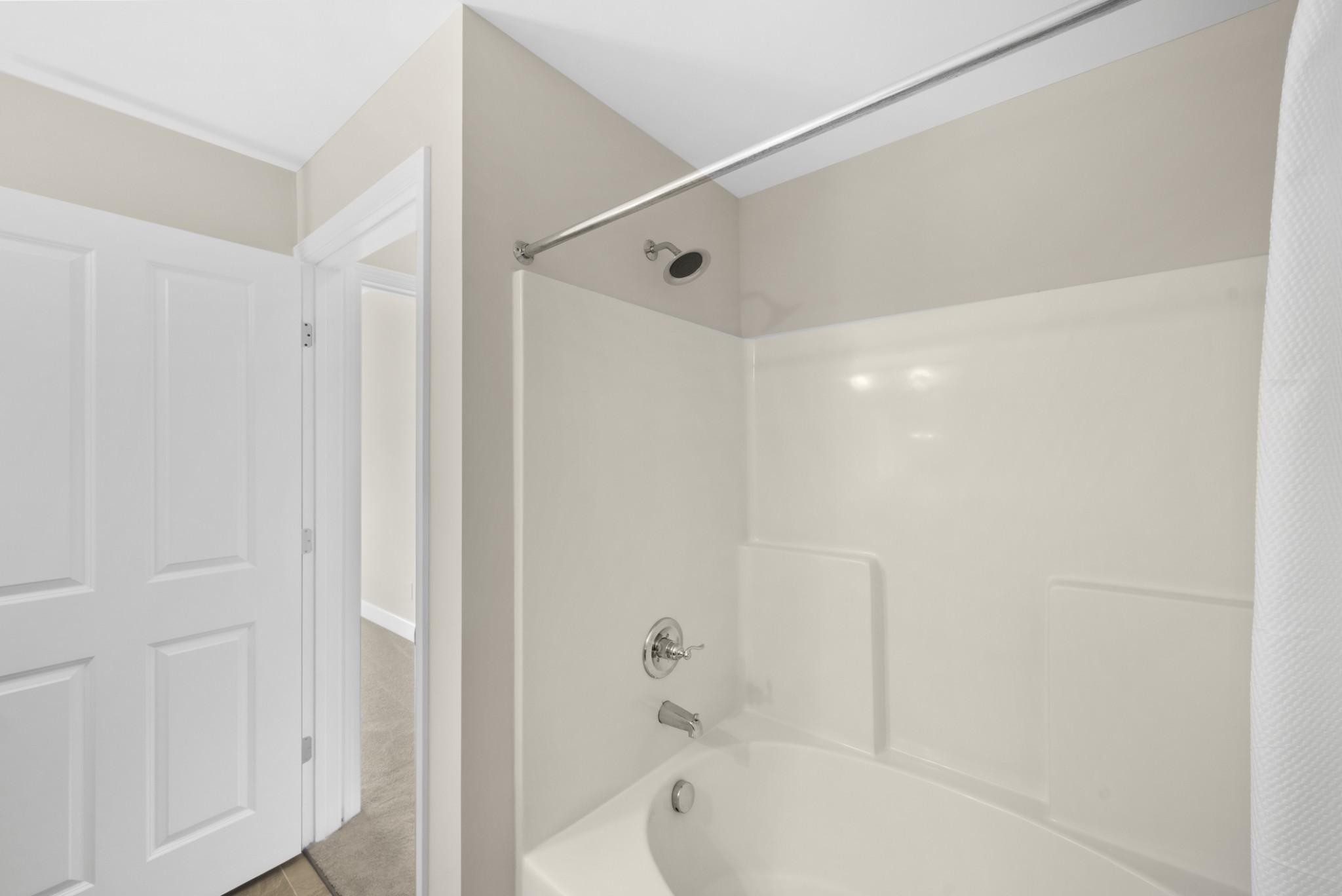 8205 Lenox Creekside Dr Property Photo 20
