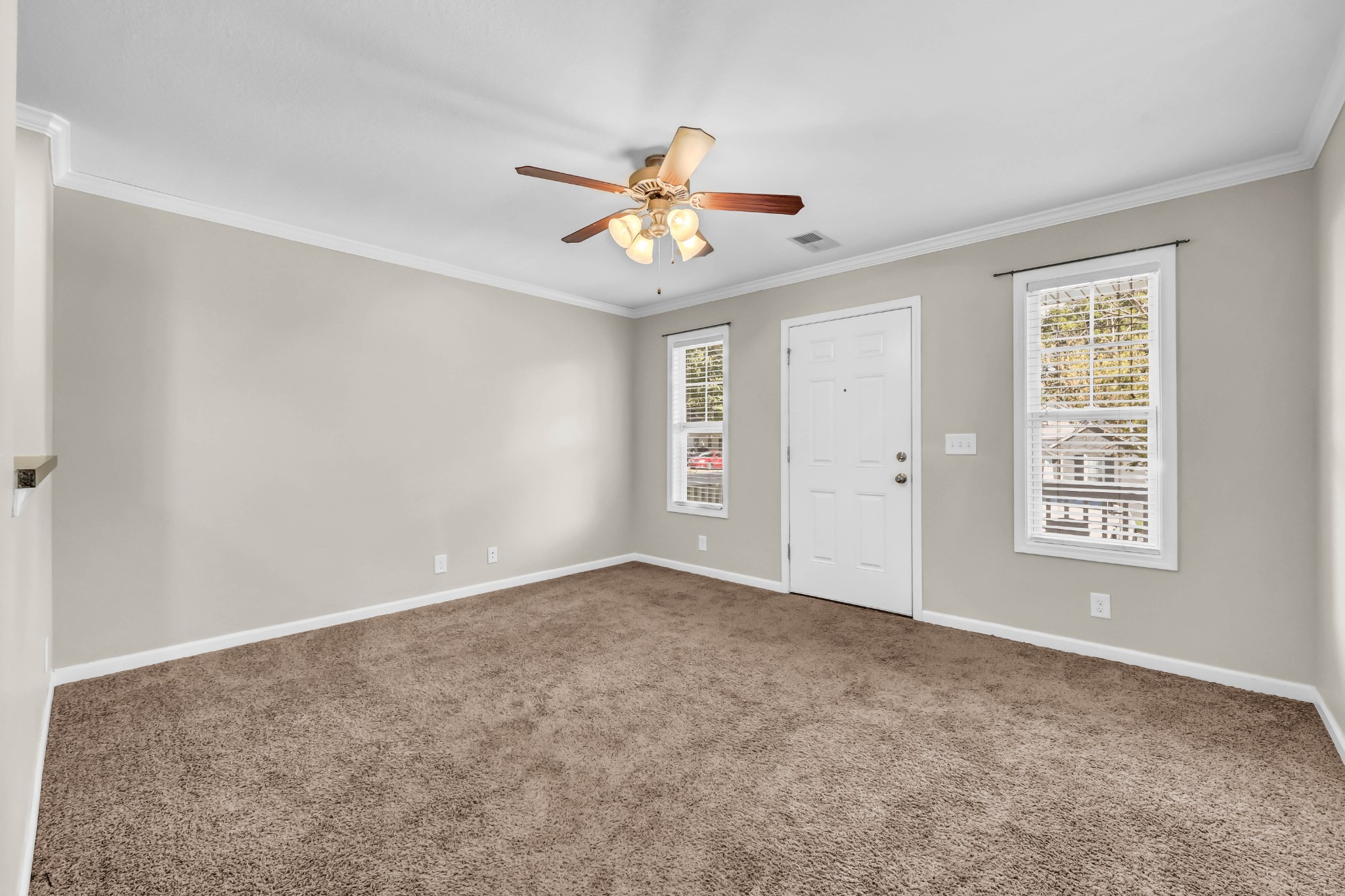 1061/2 Riverview Dr Property Photo 4