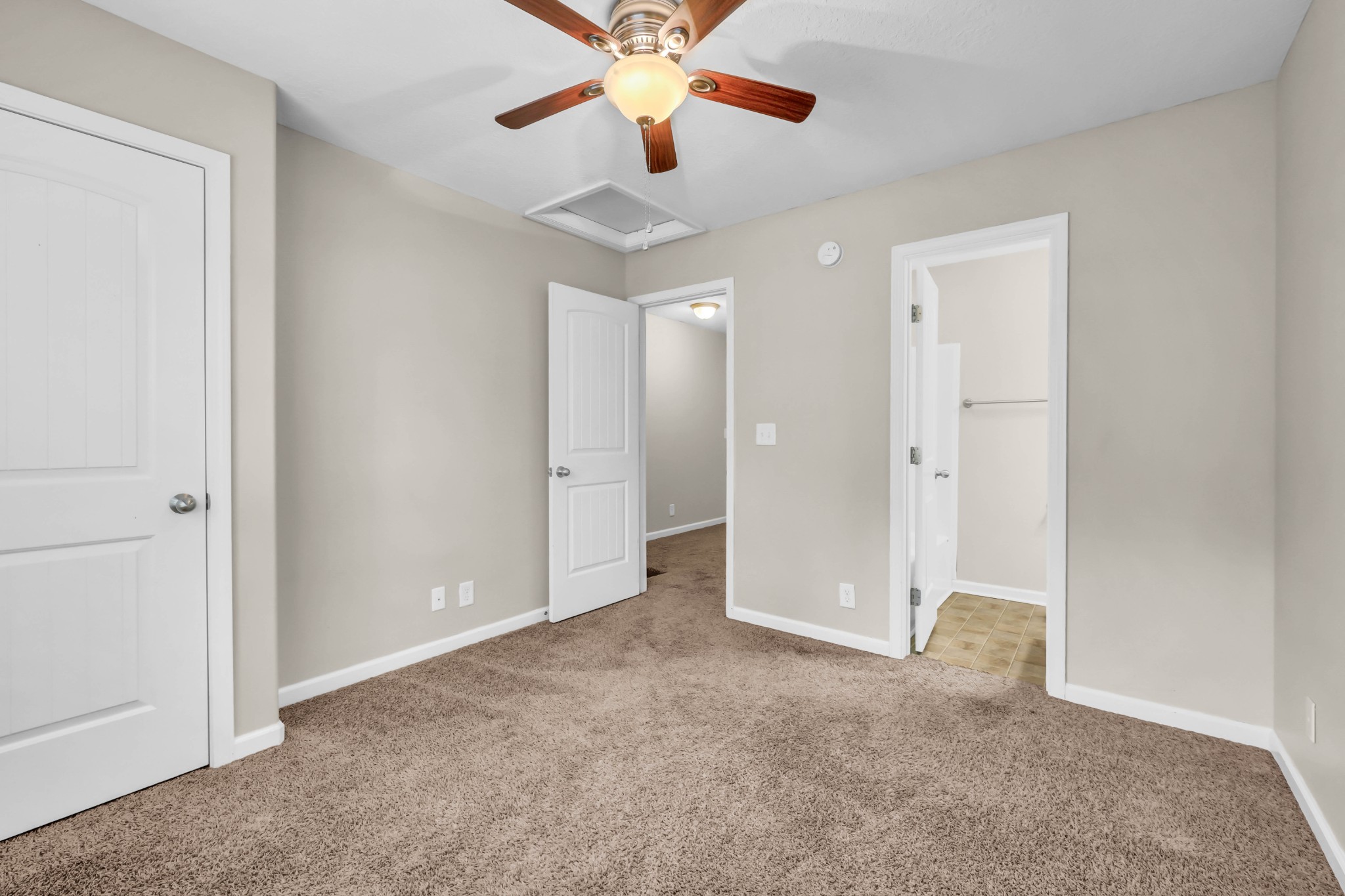 1061/2 Riverview Dr Property Photo 9