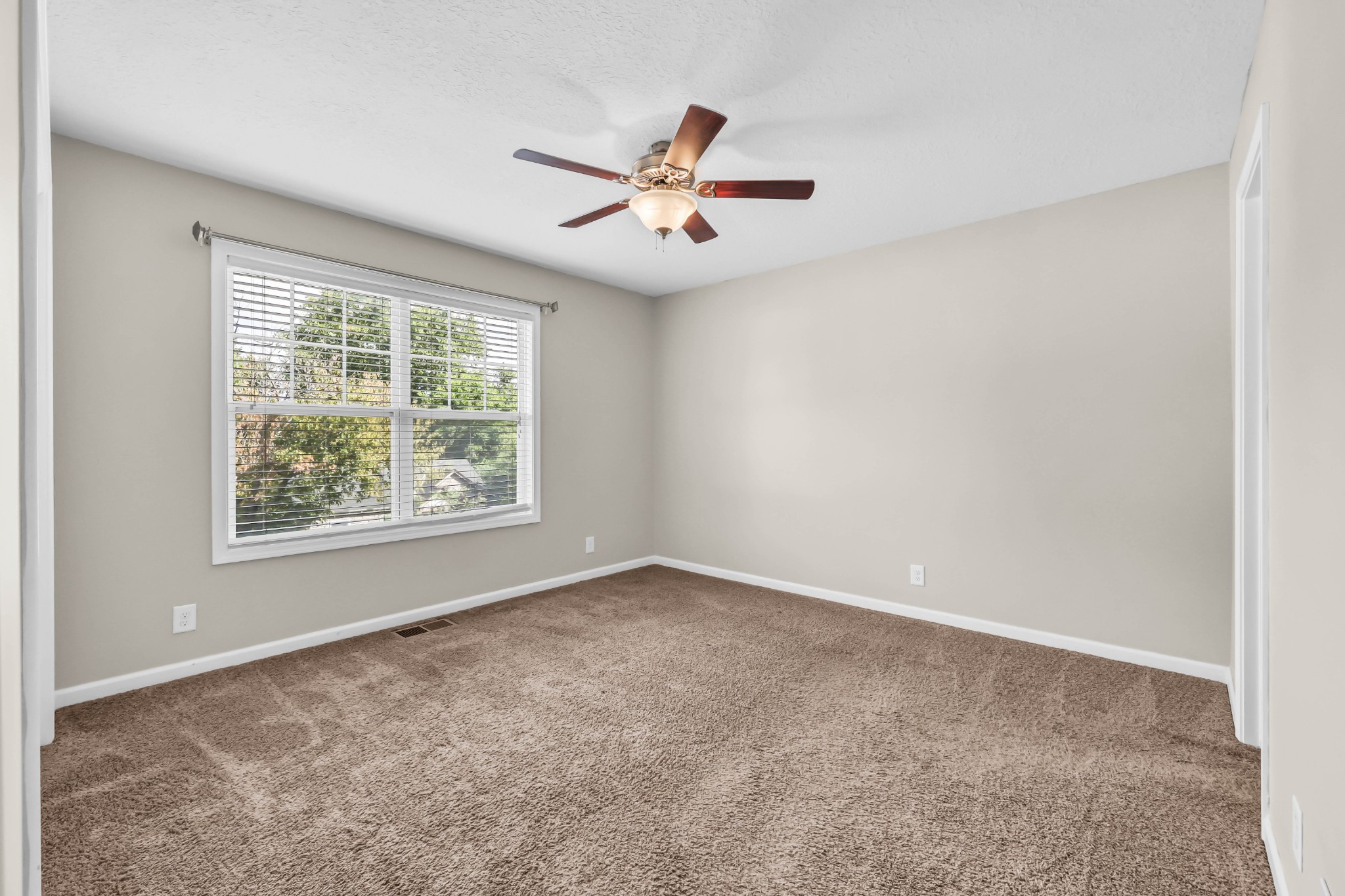 1061/2 Riverview Dr Property Photo 11