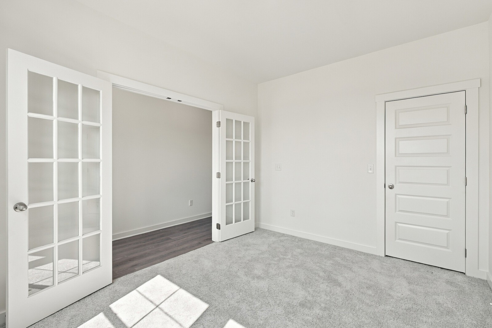 8204 Netterfield Drive Property Photo 7