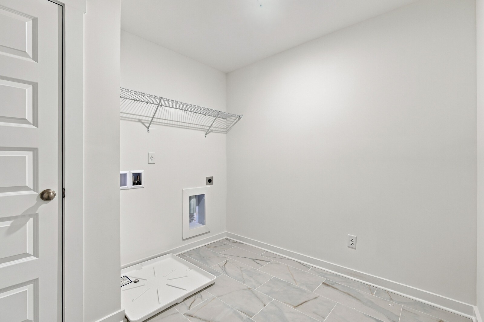 8204 Netterfield Drive Property Photo 10