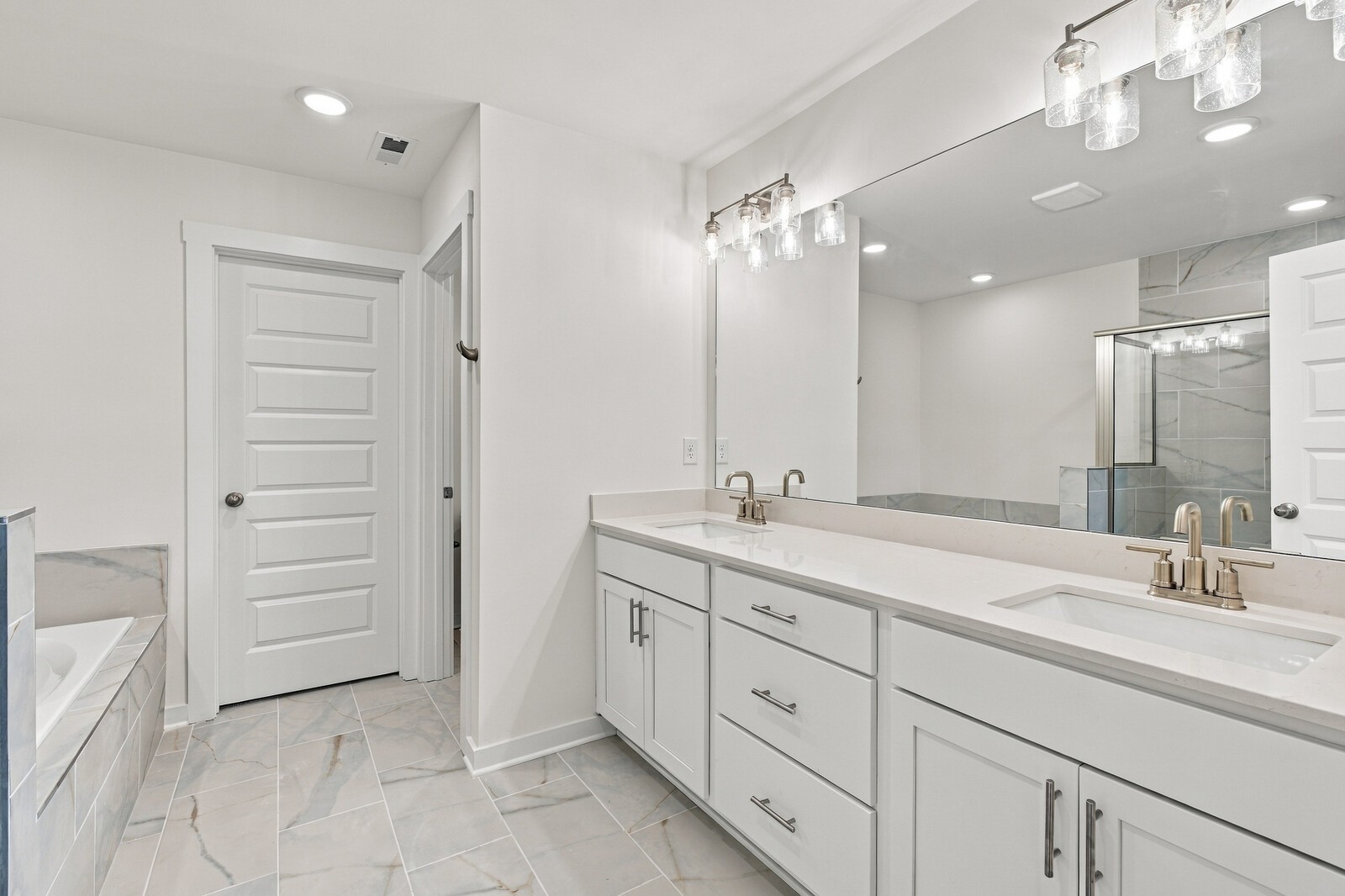 8204 Netterfield Drive Property Photo 18