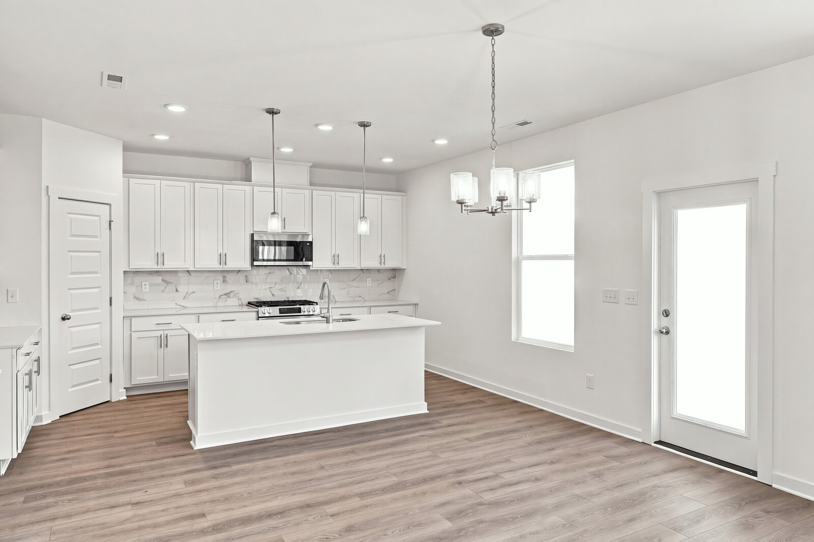 8204 Netterfield Drive Property Photo 30