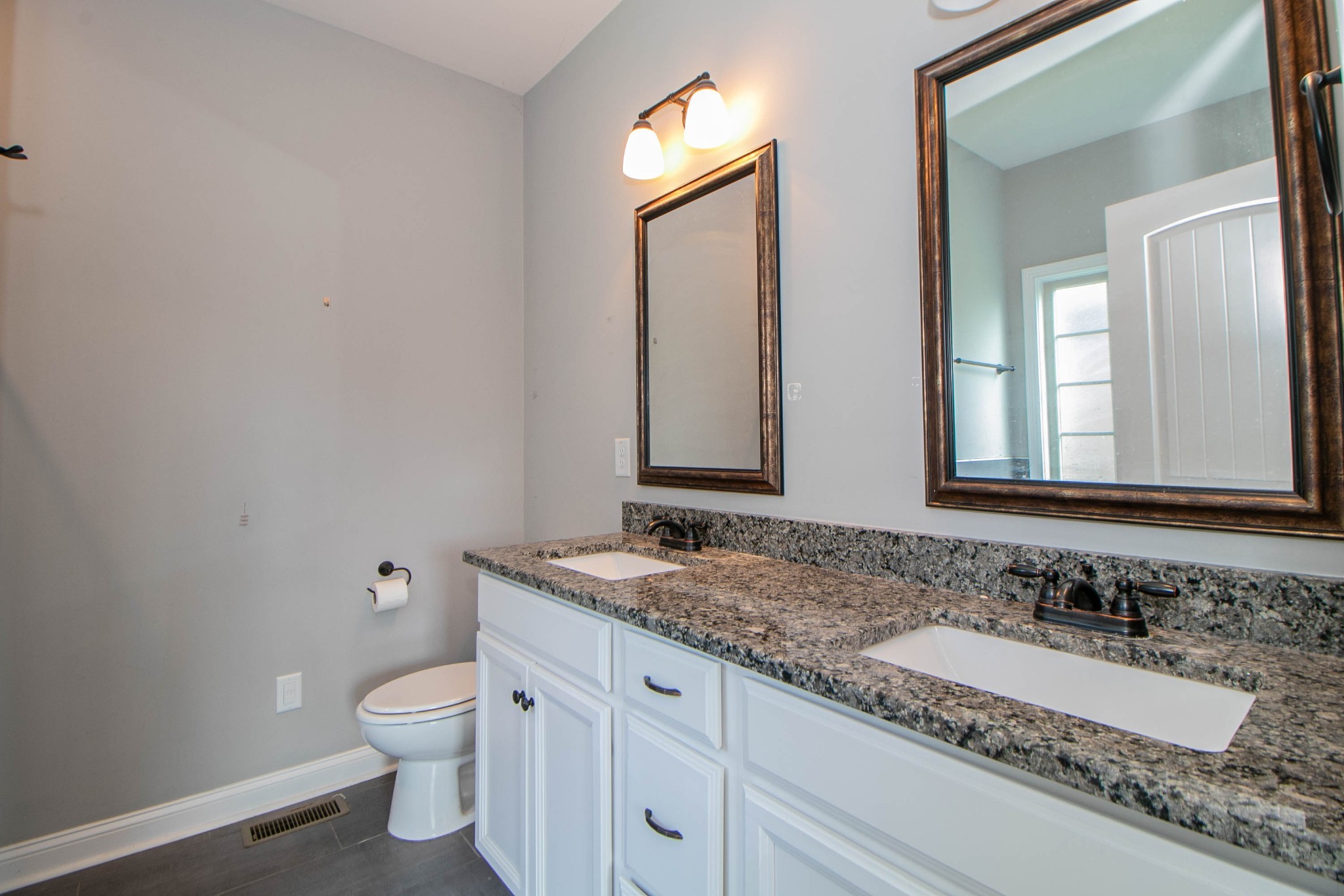 3300 Twelve Oaks Blvd Property Photo 17