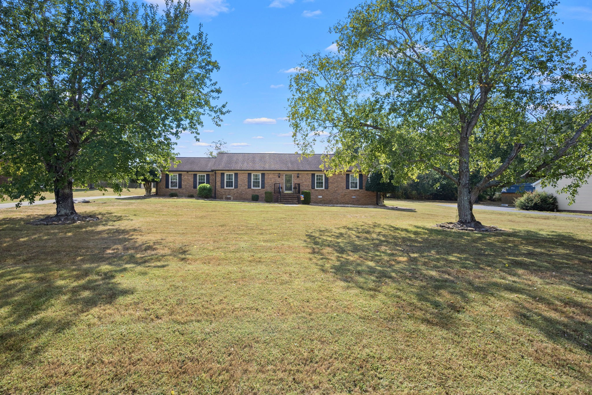 100 Cardinal Hill Rd Property Photo 2