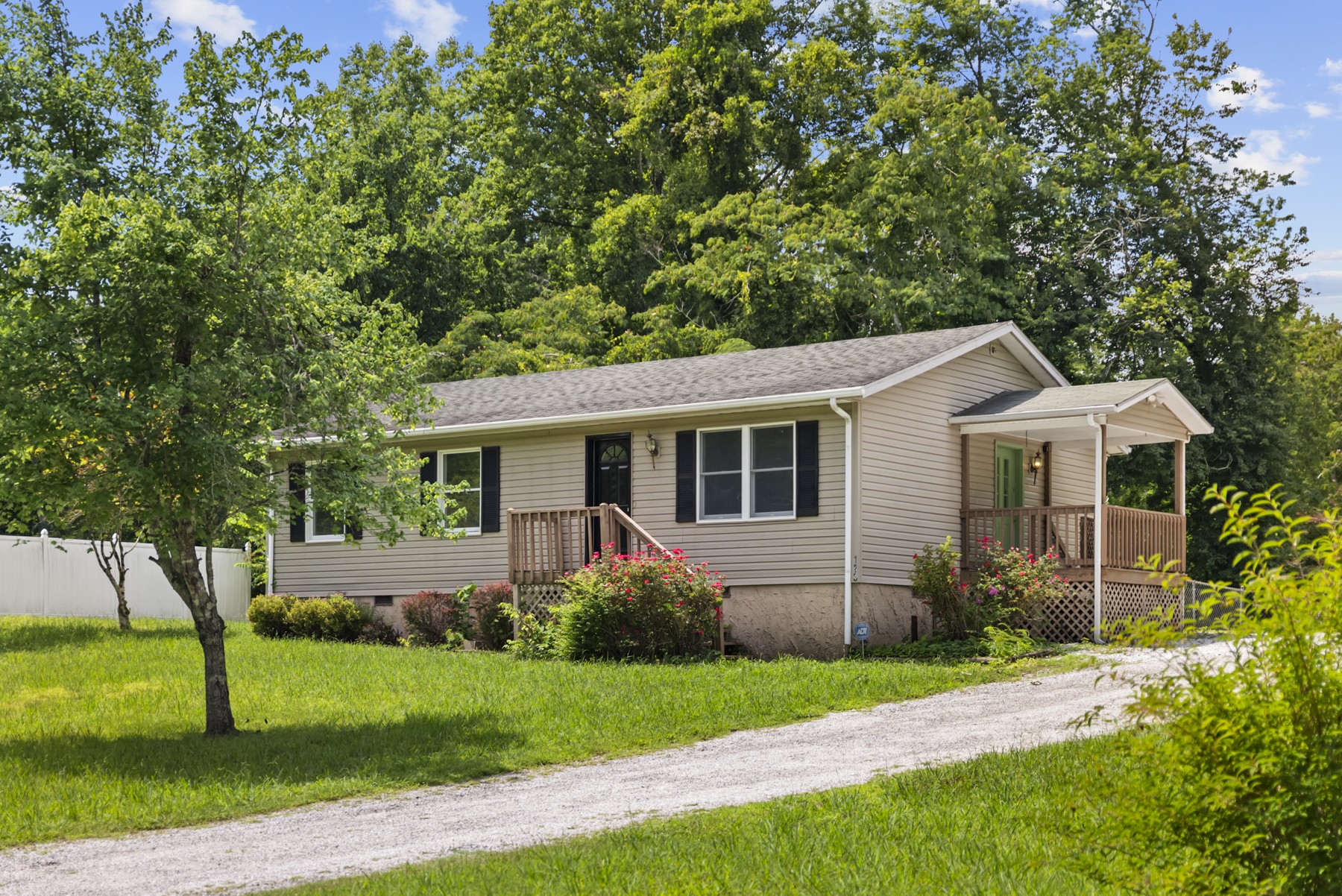 123 Stevens Cir Property Photo 1