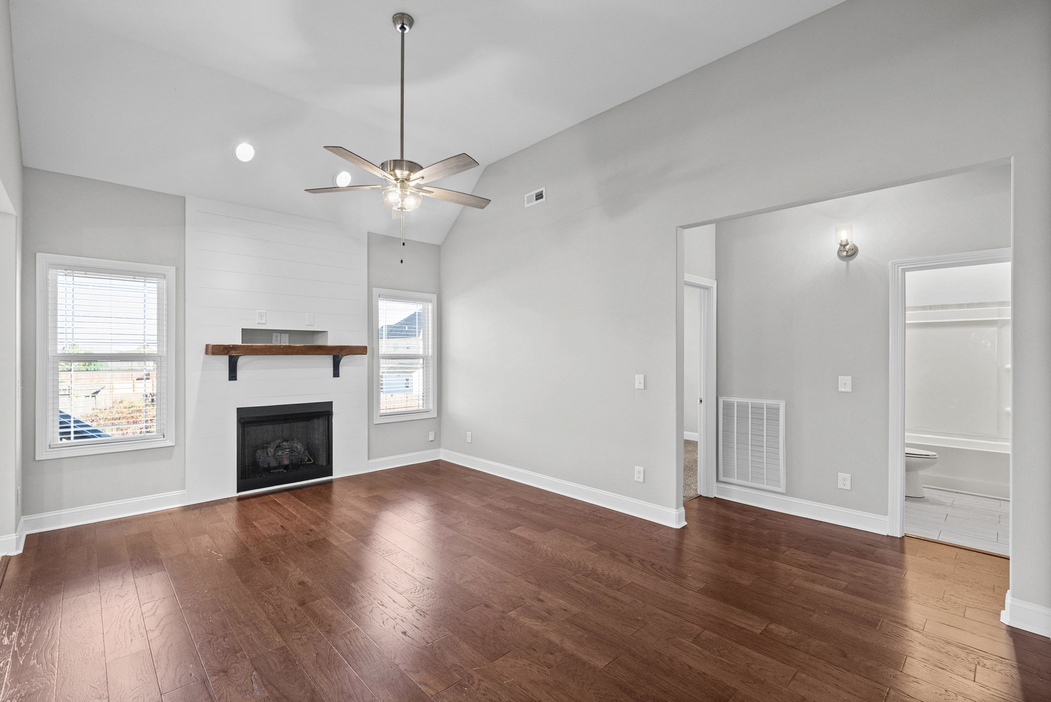 1308 Apple Blossom Rd Property Photo 4