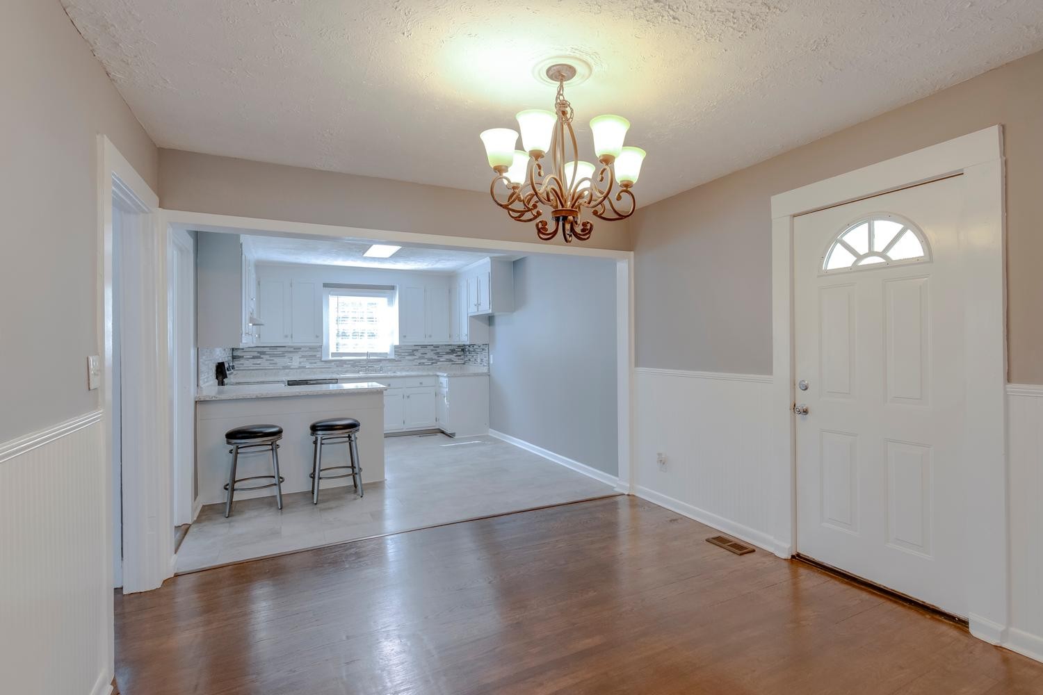 1705 E Pitts Ln Property Photo 15
