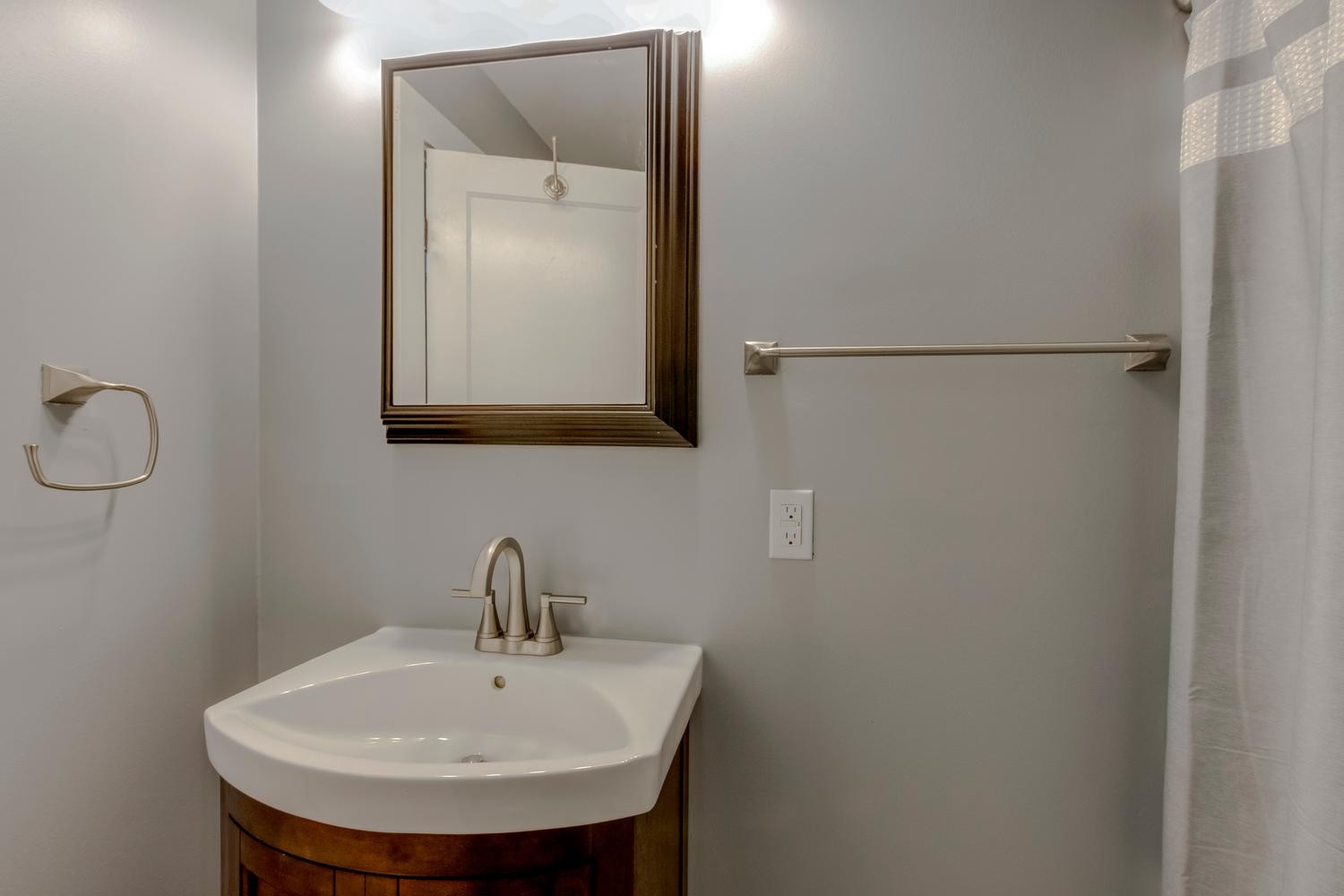 1705 E Pitts Ln Property Photo 25