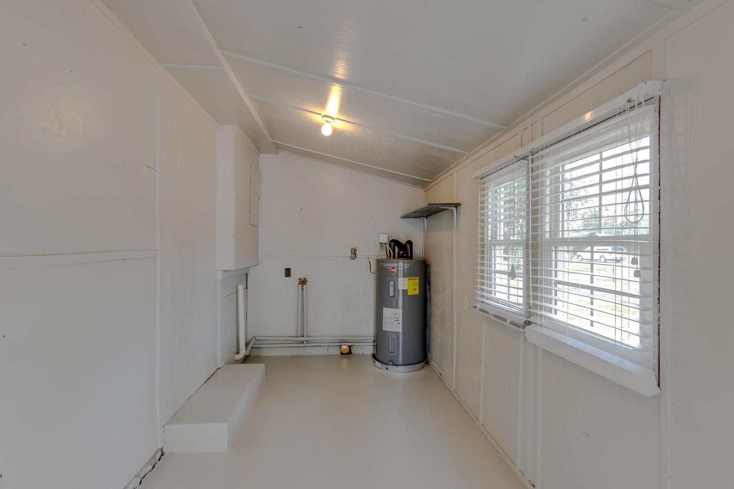 1705 E Pitts Ln Property Photo 27
