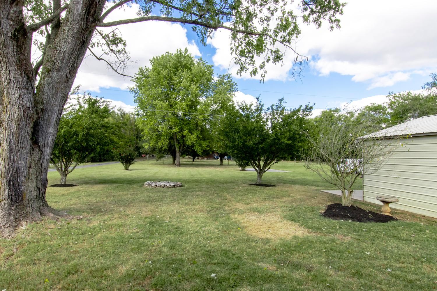 1705 E Pitts Ln Property Photo 36