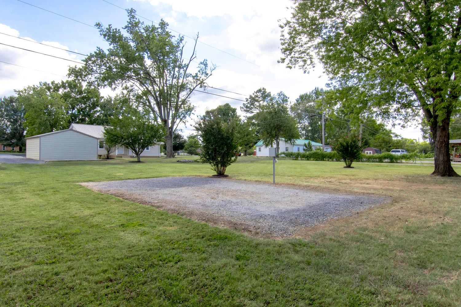 1705 E Pitts Ln Property Photo 37