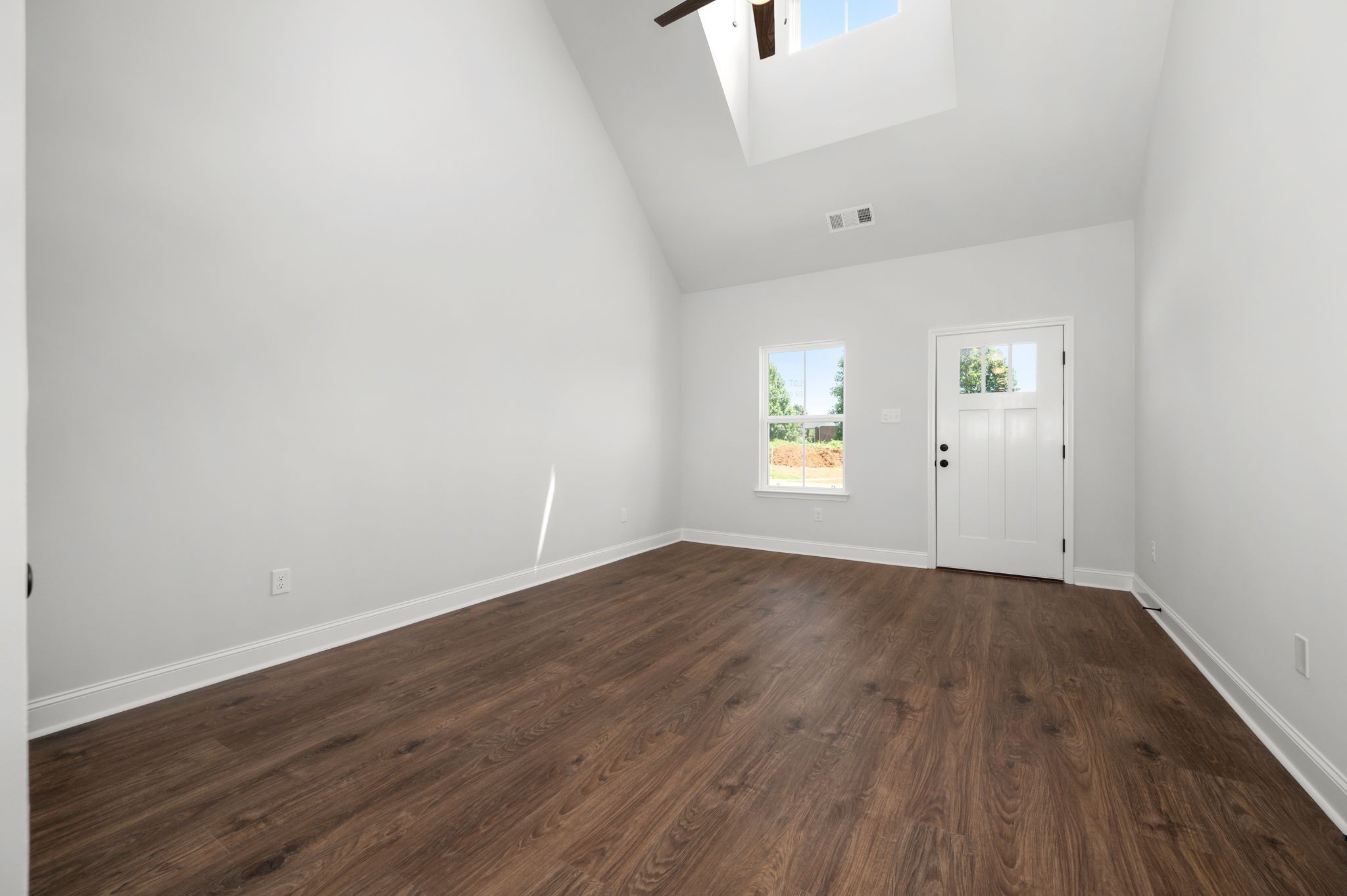 512 Rohan Drive Property Photo 2