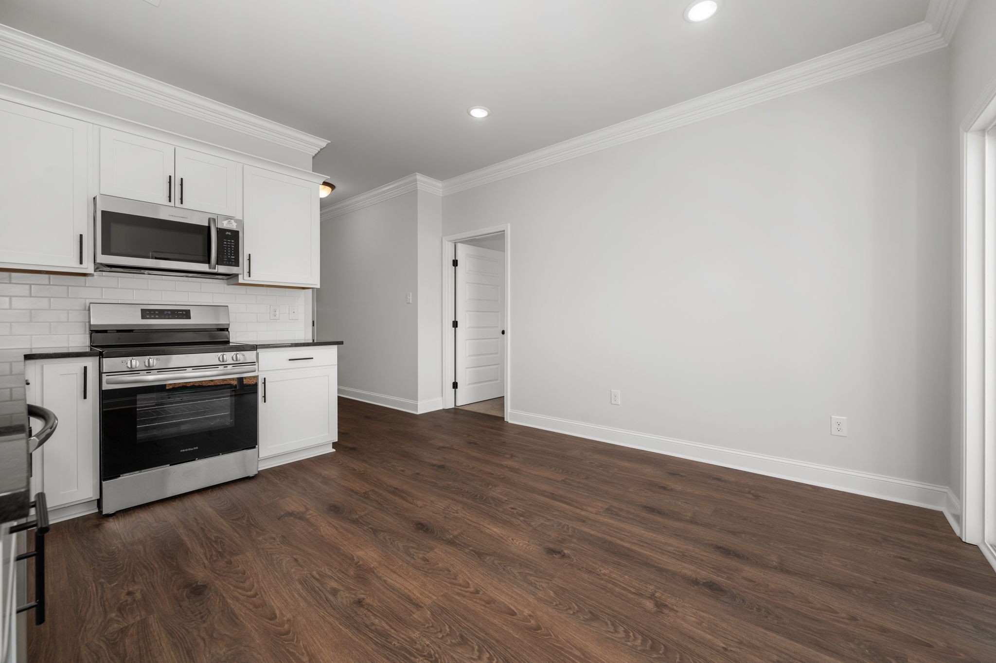 512 Rohan Drive Property Photo 4