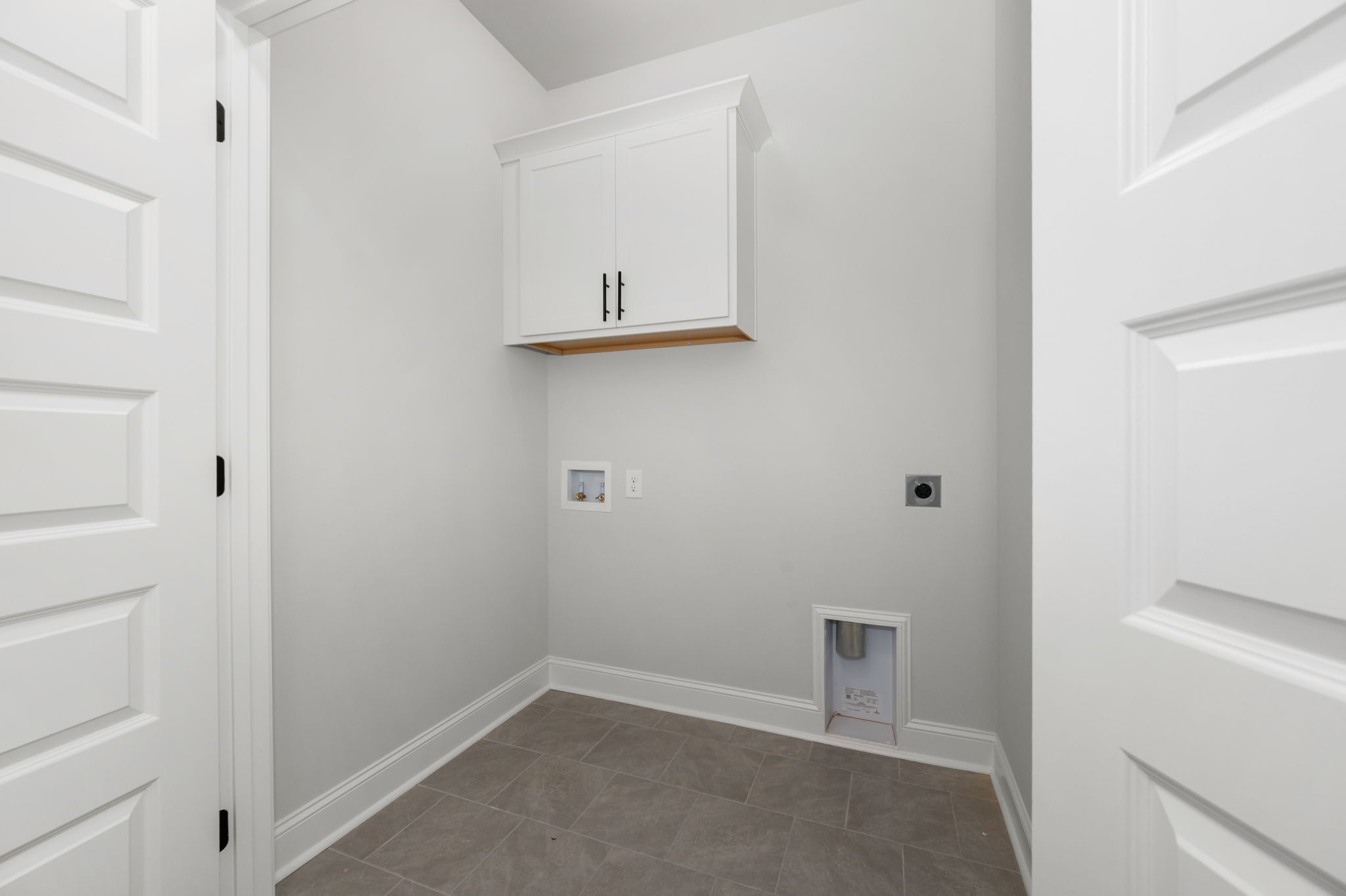 512 Rohan Drive Property Photo 7