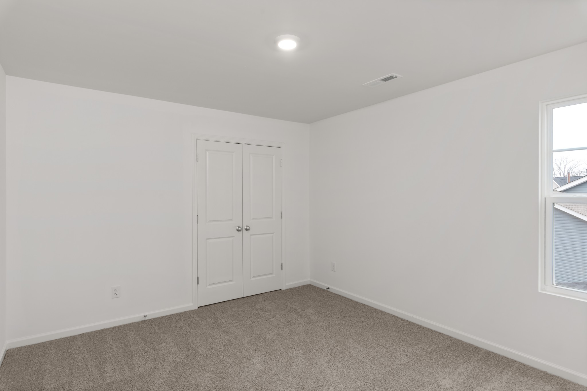 1638 Links Dr Property Photo 21