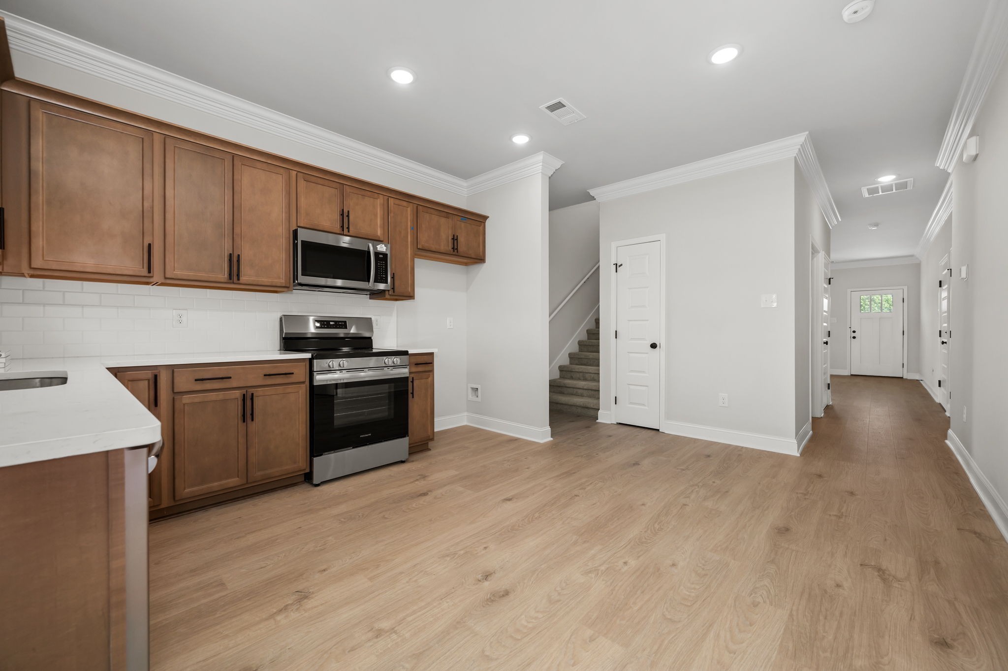 513 Rohan Dr Property Photo 3