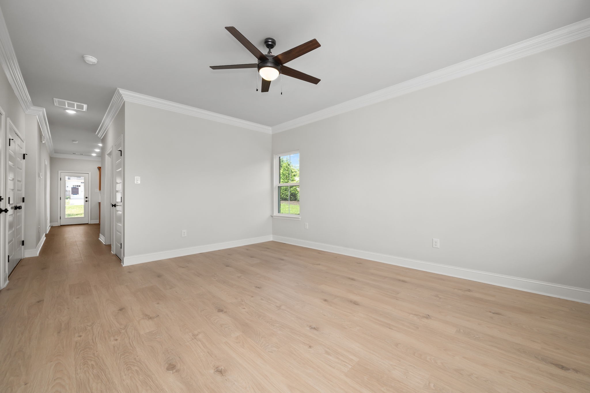 513 Rohan Dr Property Photo 4