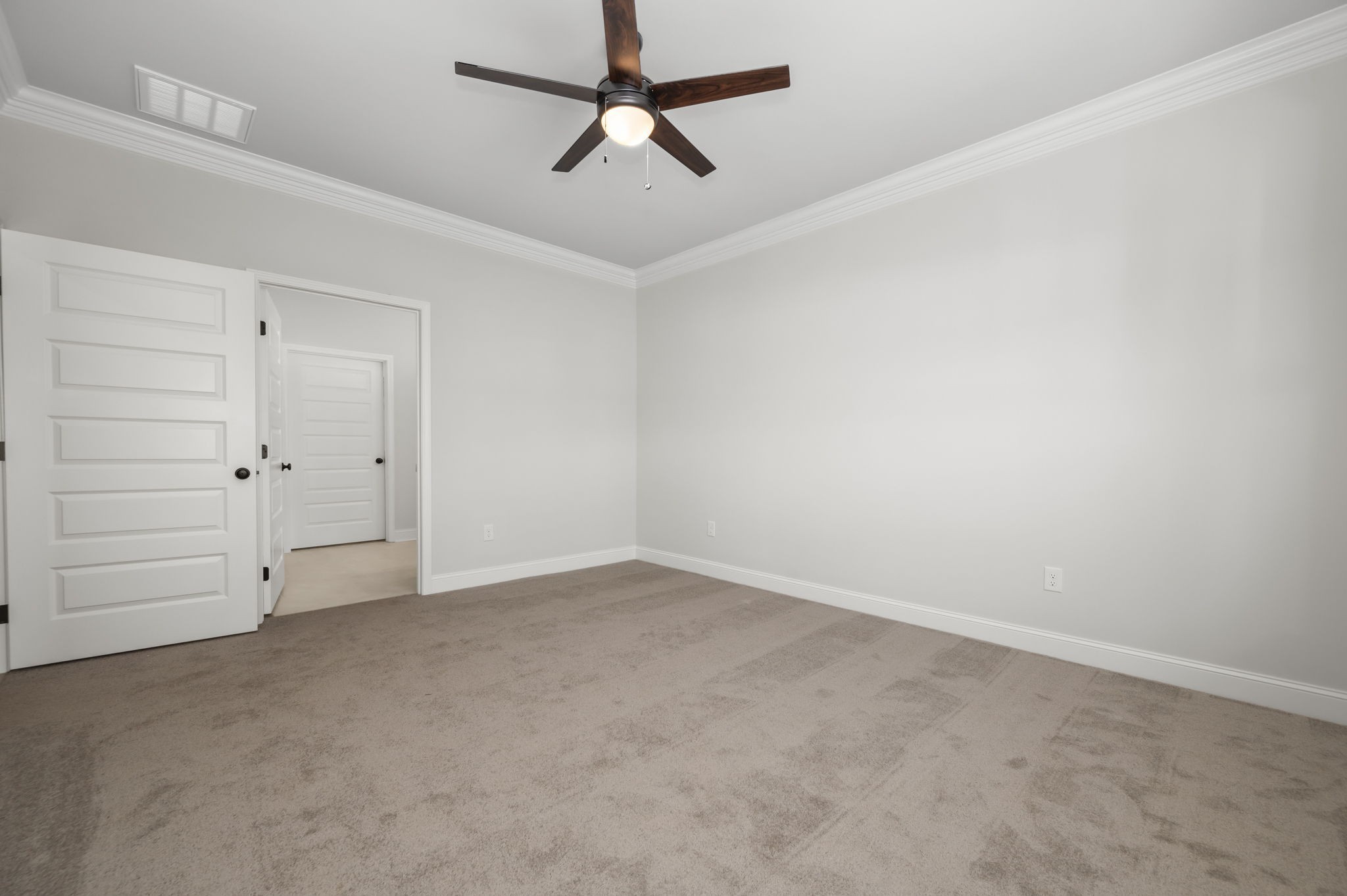 513 Rohan Dr Property Photo 12