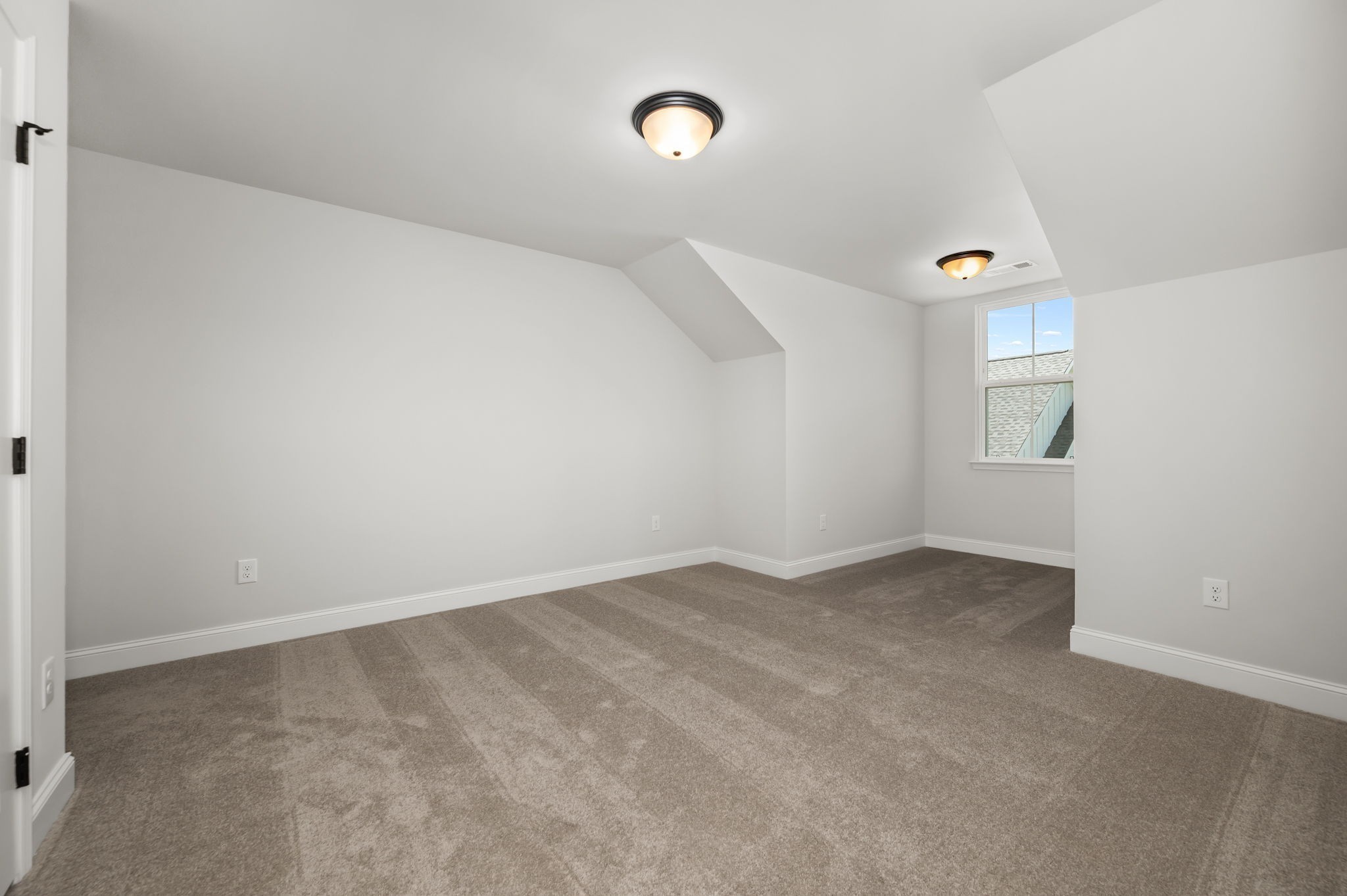 513 Rohan Dr Property Photo 16
