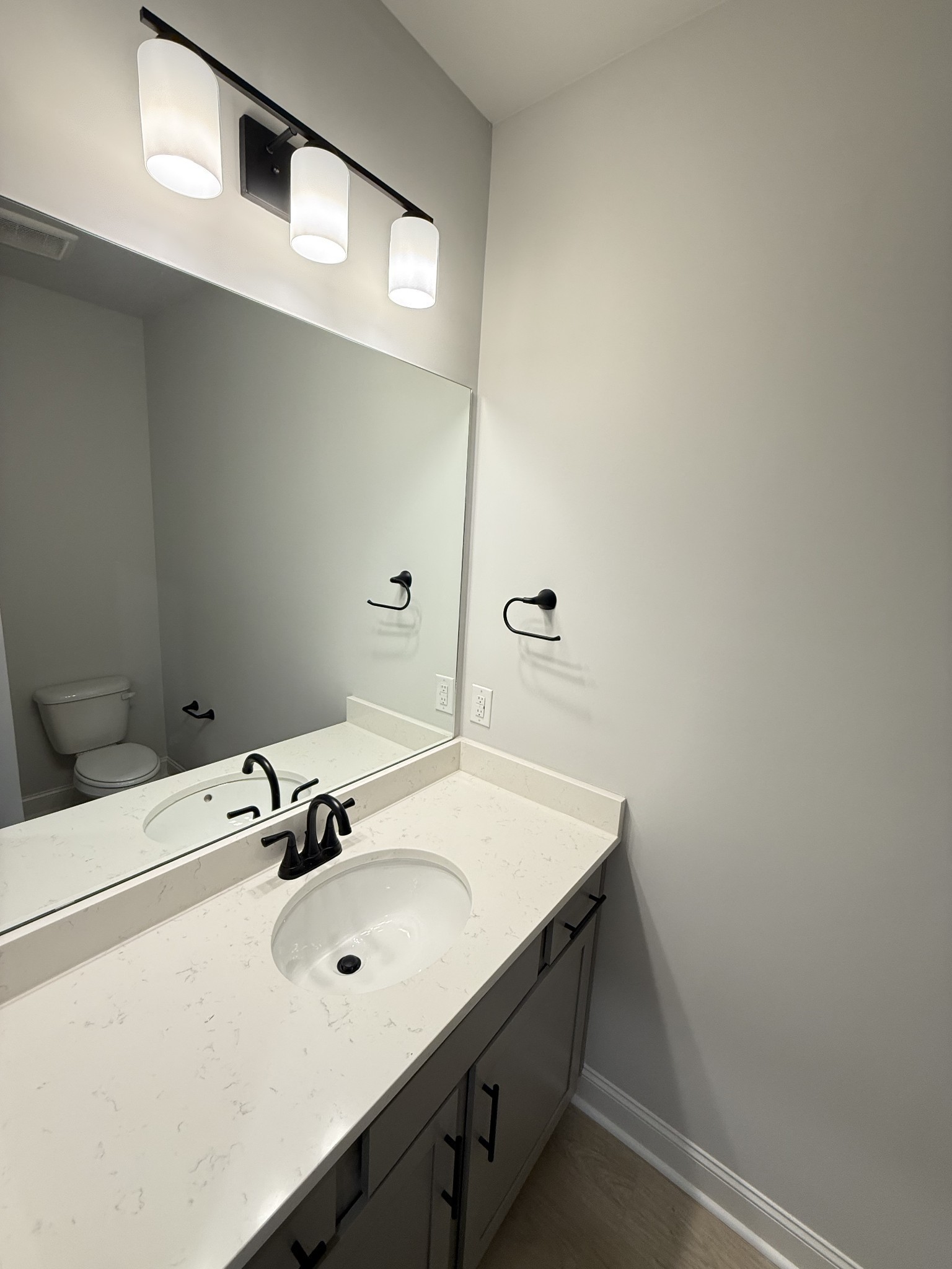 507 Rohan Drive Property Photo 7